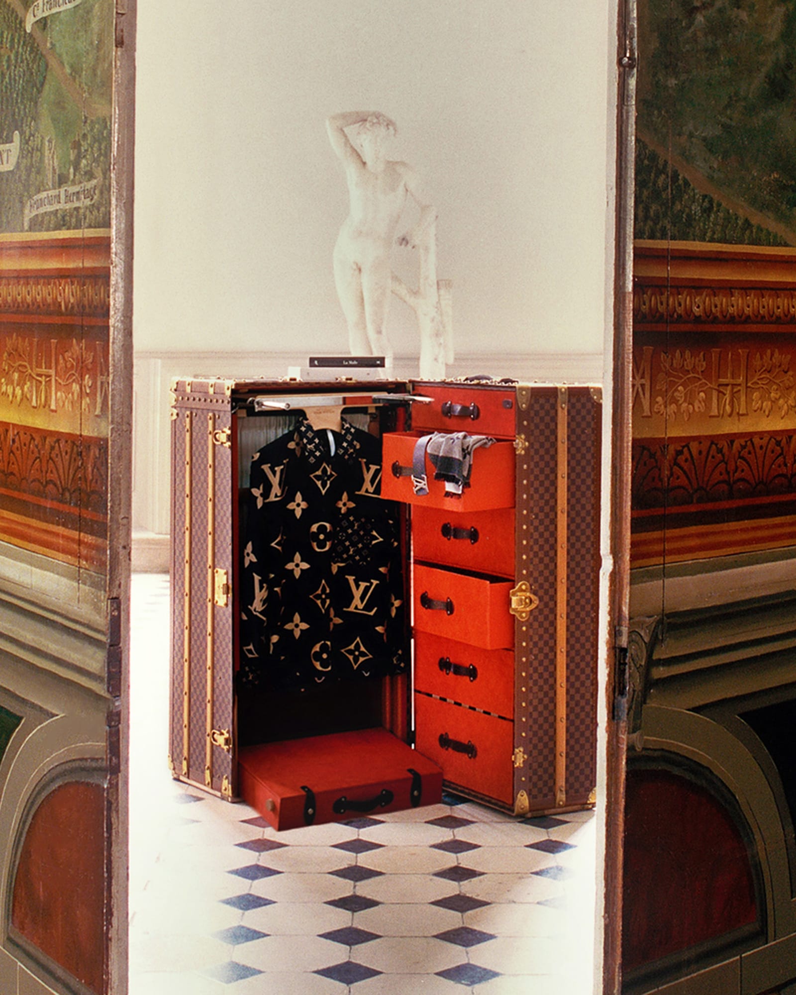 LOUIS VUITTON ルイヴィトン　アート　トランク Louis Vuitton Trunks and Hard-Sided Luggage | LOUIS VUITTON ®