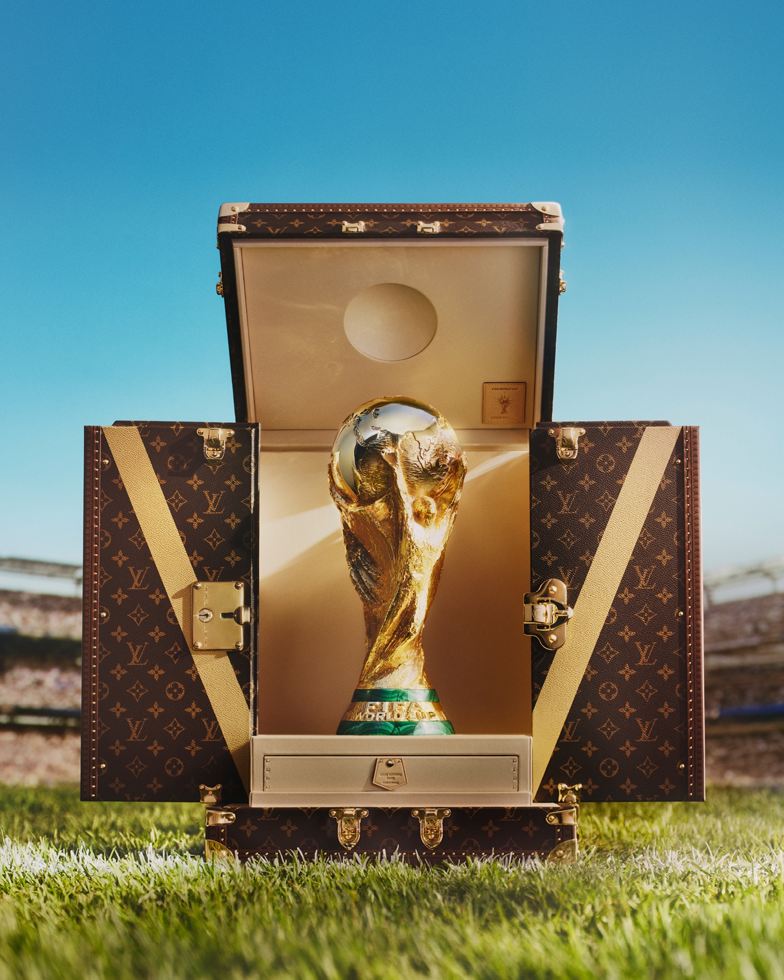 Louis Vuitton and FIFA World Cup™ | LOUIS VUITTON ®