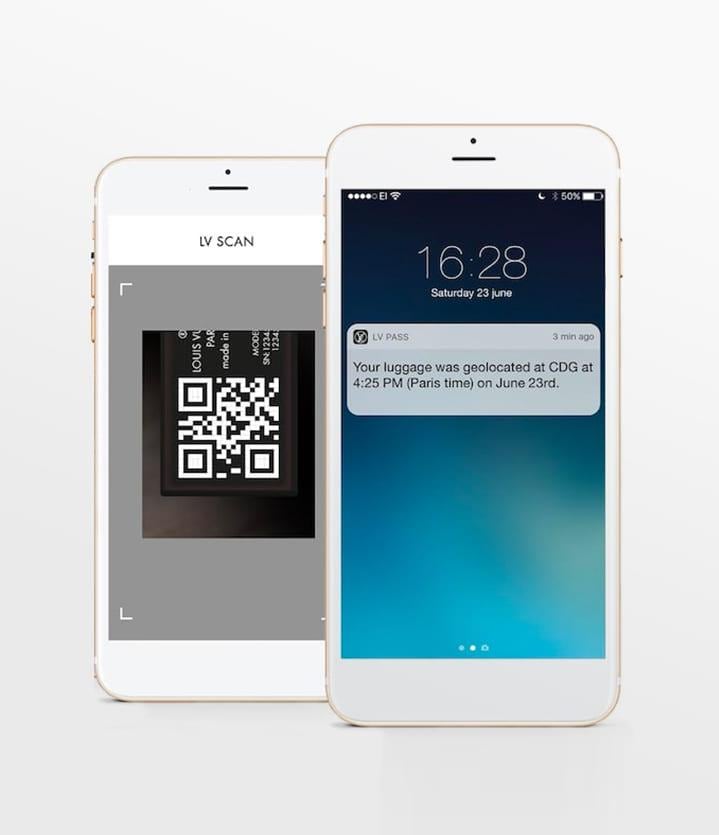 Mobile phone with a notification of the luggage connected