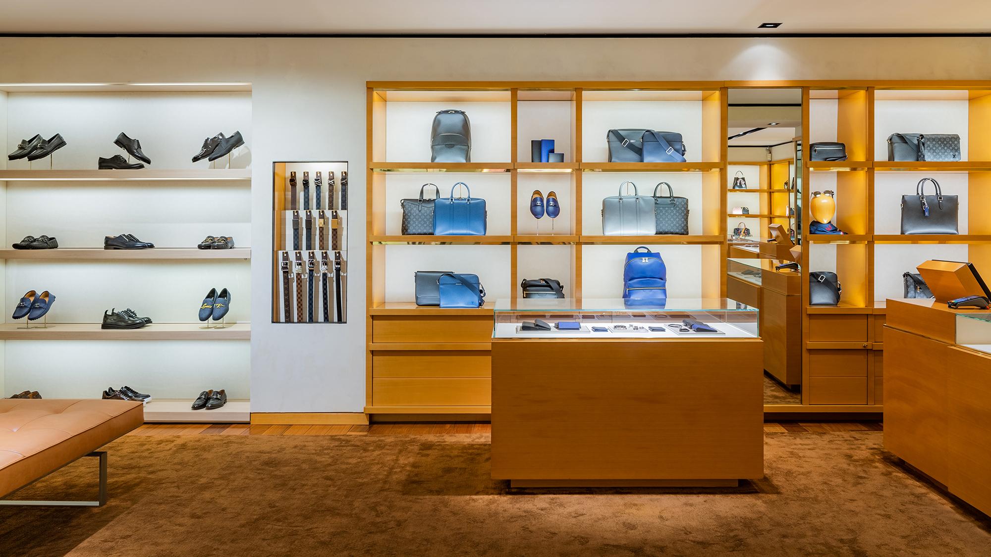 Louis Vuitton Torino in Torino, , IT. Louis Vuitton Find a Store.