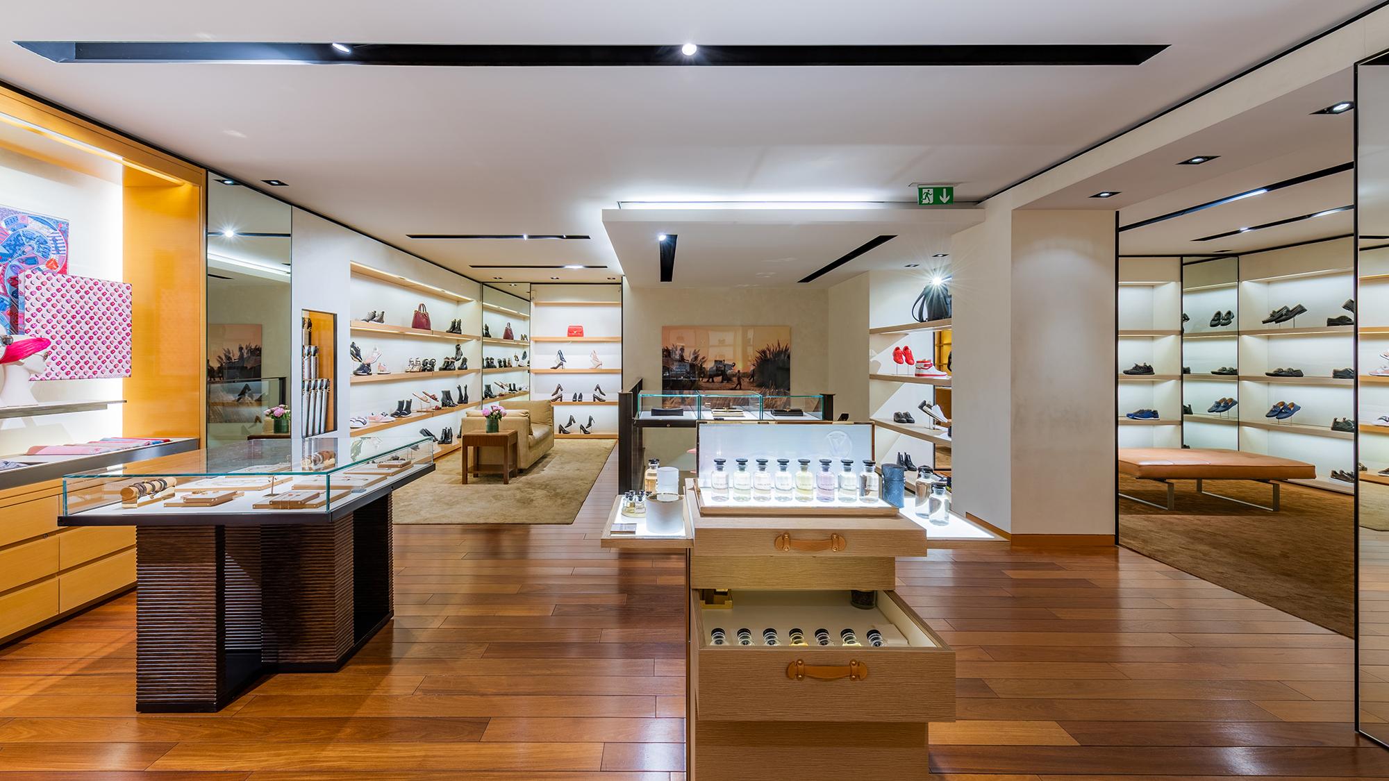 Louis Vuitton Torino in Torino, , IT. Louis Vuitton Find a Store.