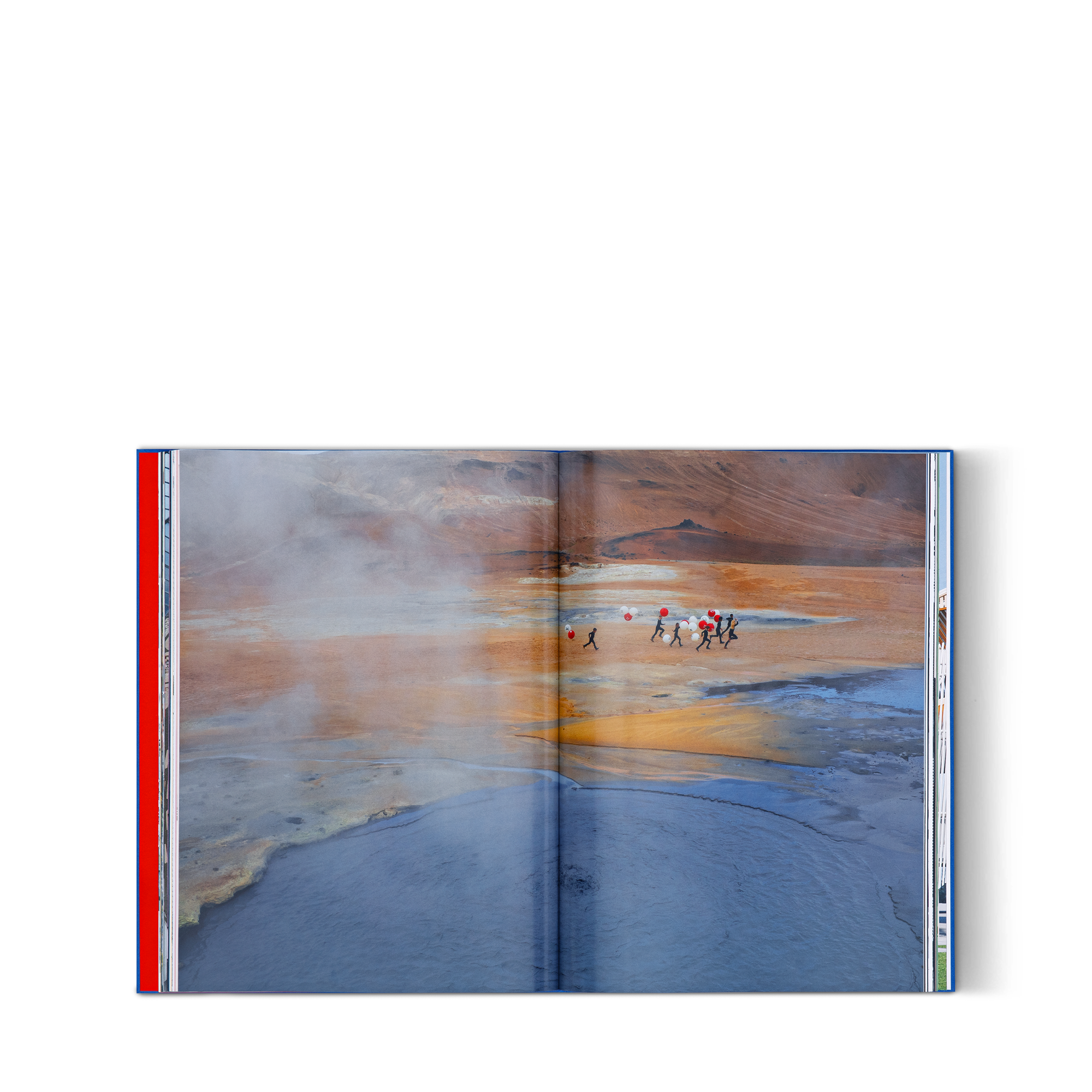  Library Hard Cover Books Almanach 2022 | Louis Vuitton ® (Product zoom)