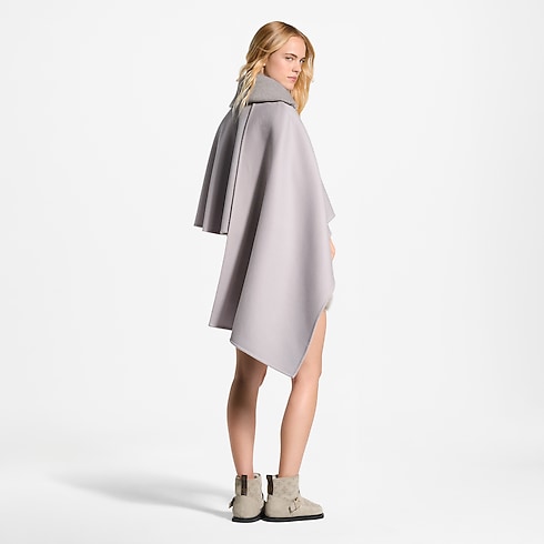 Ready-to-Wear Coats and Jackets Asymmetrical Mahina Cape Coat
| Louis Vuitton ® (Product zoom)
