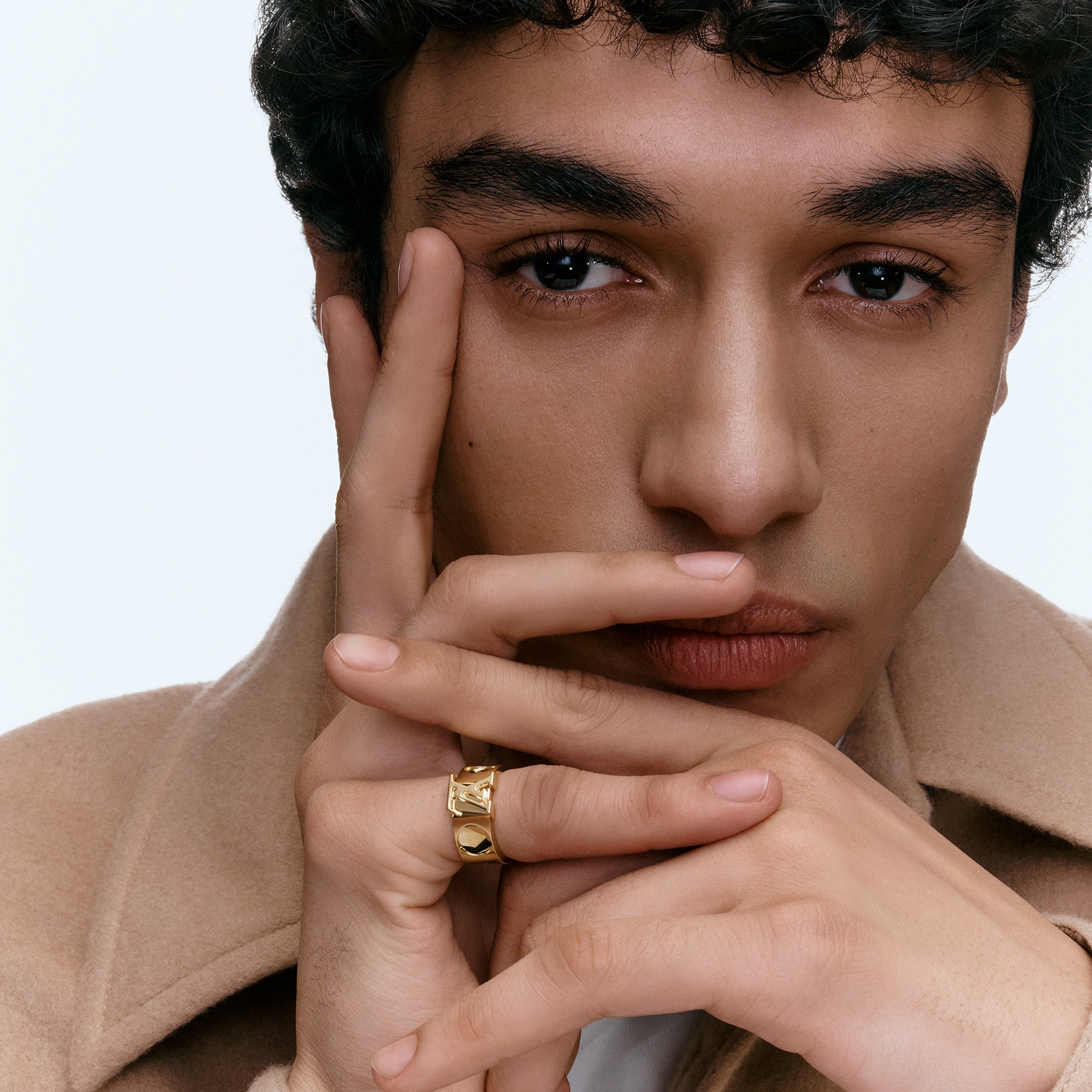  Catégories Toute la Joaillerie Bague Empreinte large, or jaune | Louis Vuitton ® (Zoom produit)