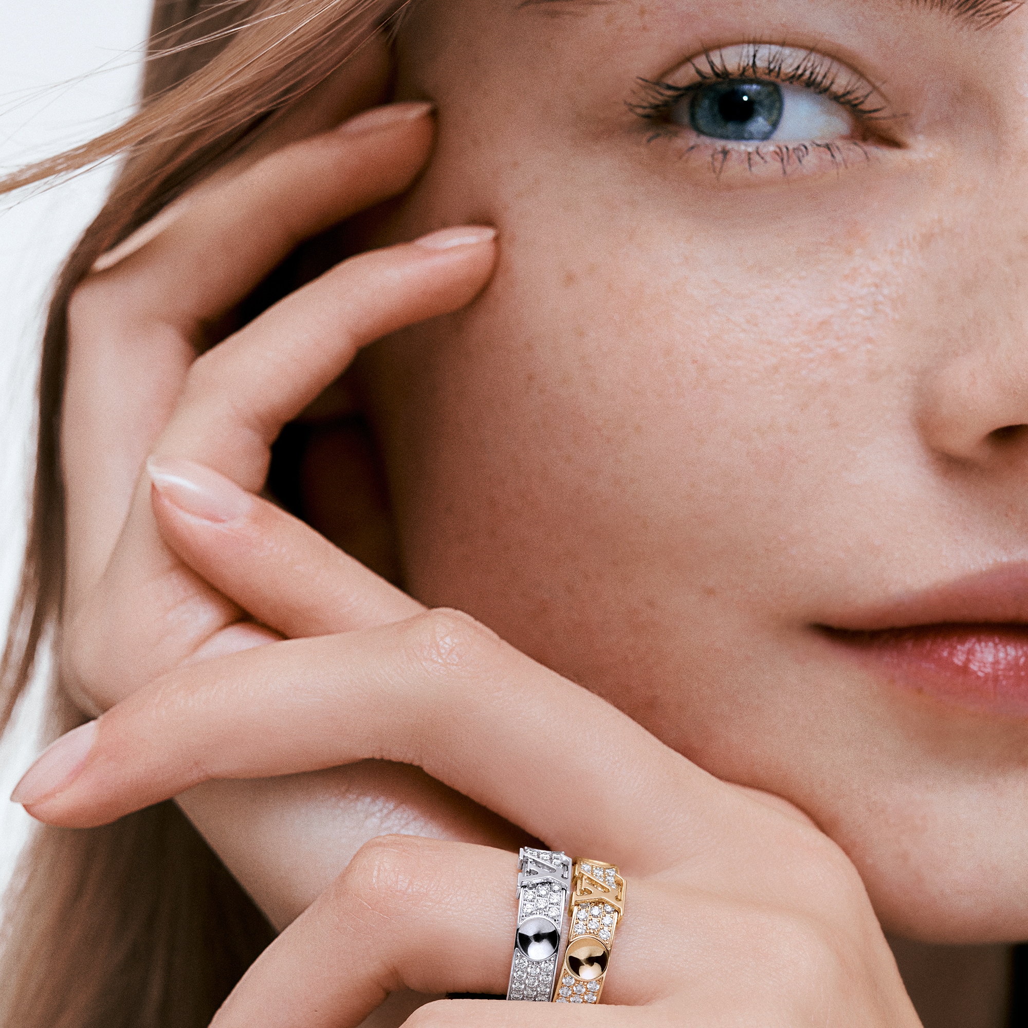  Catégories Toute la Joaillerie Bague Empreinte, or jaune et diamants | Louis Vuitton ® (Zoom produit)