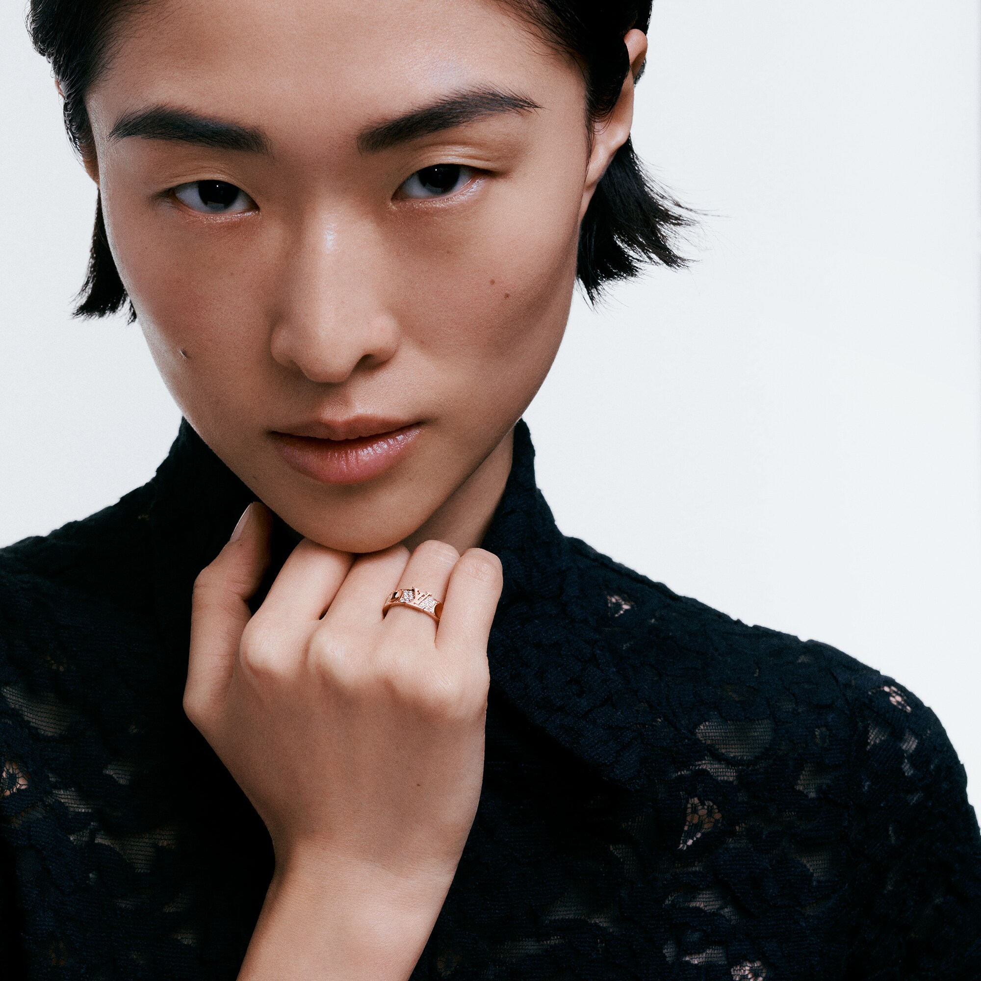  Catégories Bagues Bague Empreinte, or rose et diamants | Louis Vuitton ® (Zoom produit)