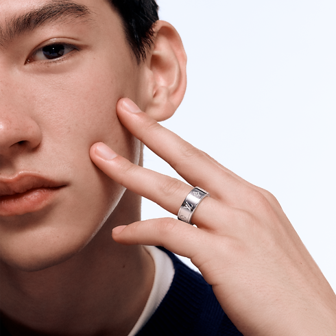 Catégories Bagues Bague fine Les Gastons Vuitton, or blanc | Louis Vuitton ® (Zoom produit)