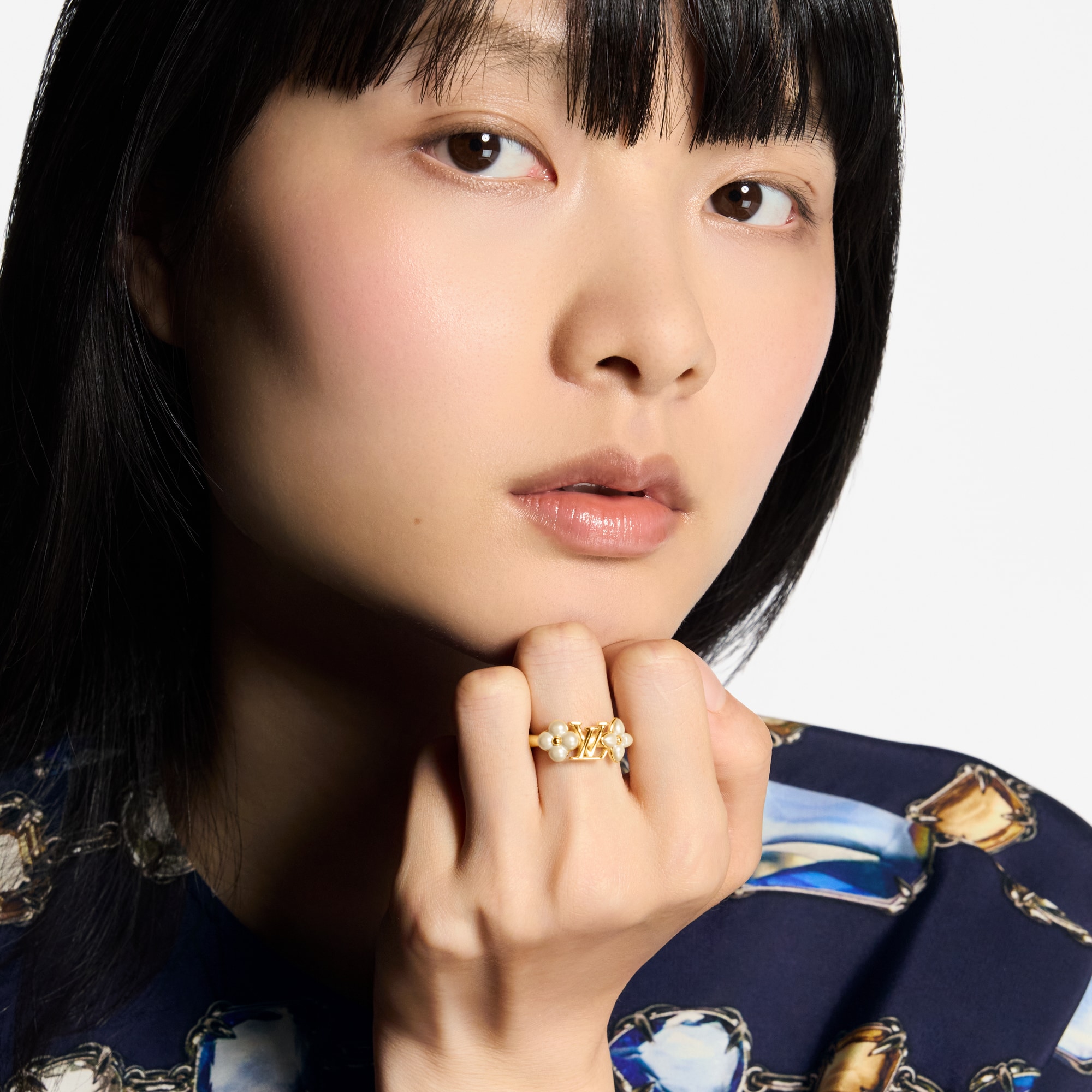 S00 Bijoux Fantaisie Bagues, Broches et Autres Bague LV Floragram | Louis Vuitton ® (Zoom produit)