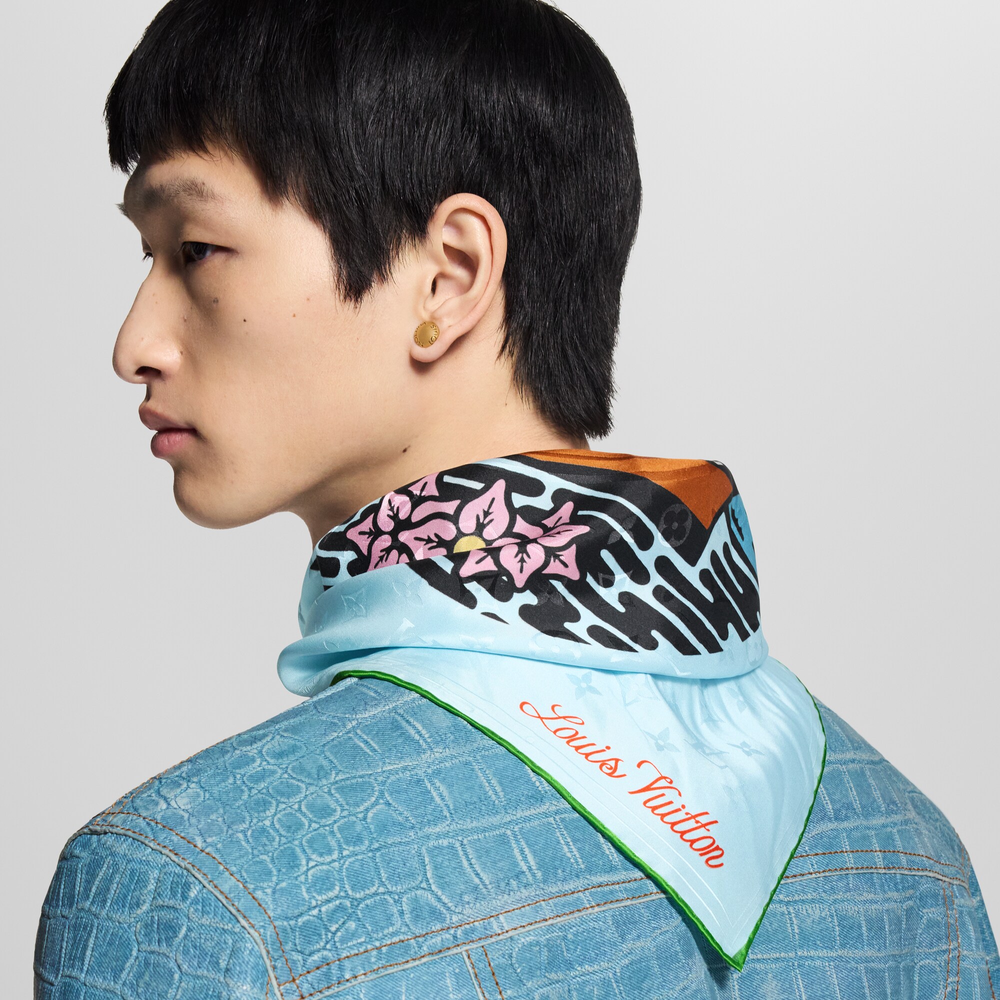 S00 Accessoires Soie et Bandanas Bandana LV City Stamp | Louis Vuitton ® (Zoom produit)