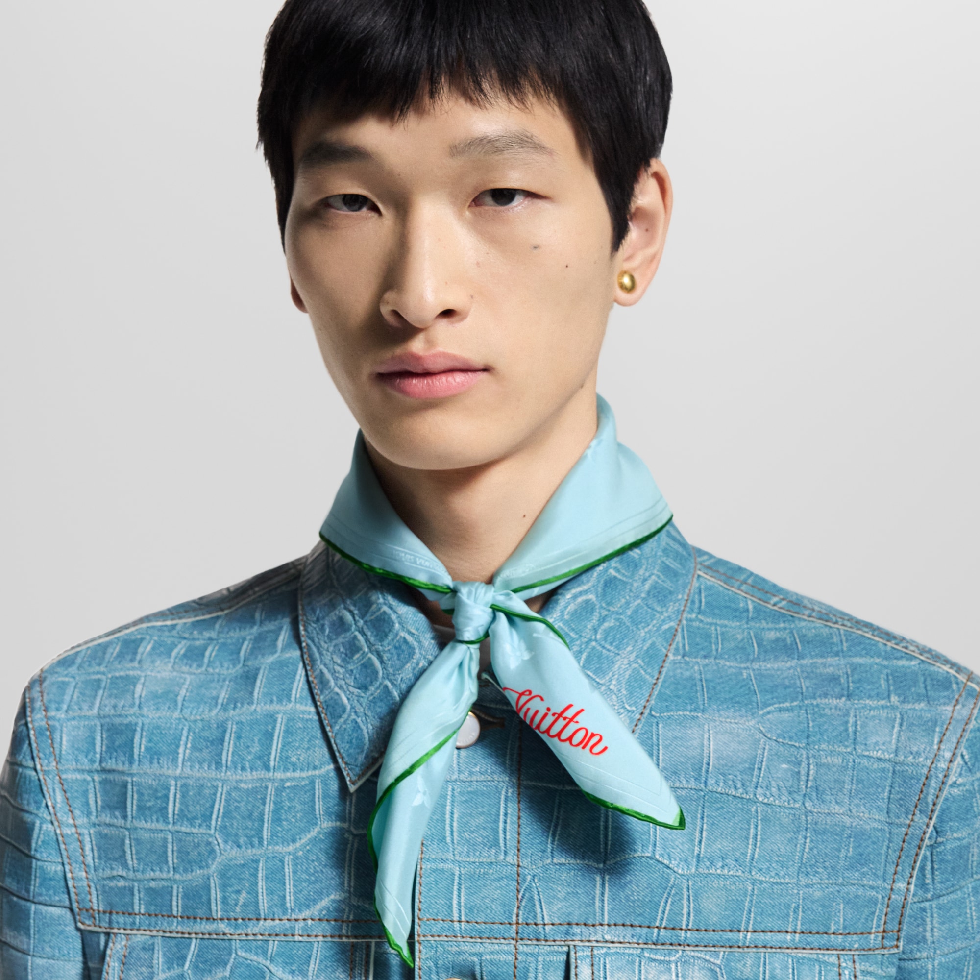 S00 Accessoires Soie et Bandanas Bandana LV City Stamp | Louis Vuitton ® (Zoom produit)