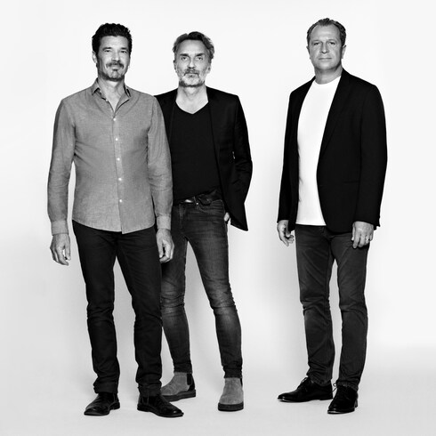 Home and Art of Dining Furniture Belt Bar Stool By Atelier Oi | Louis Vuitton ®