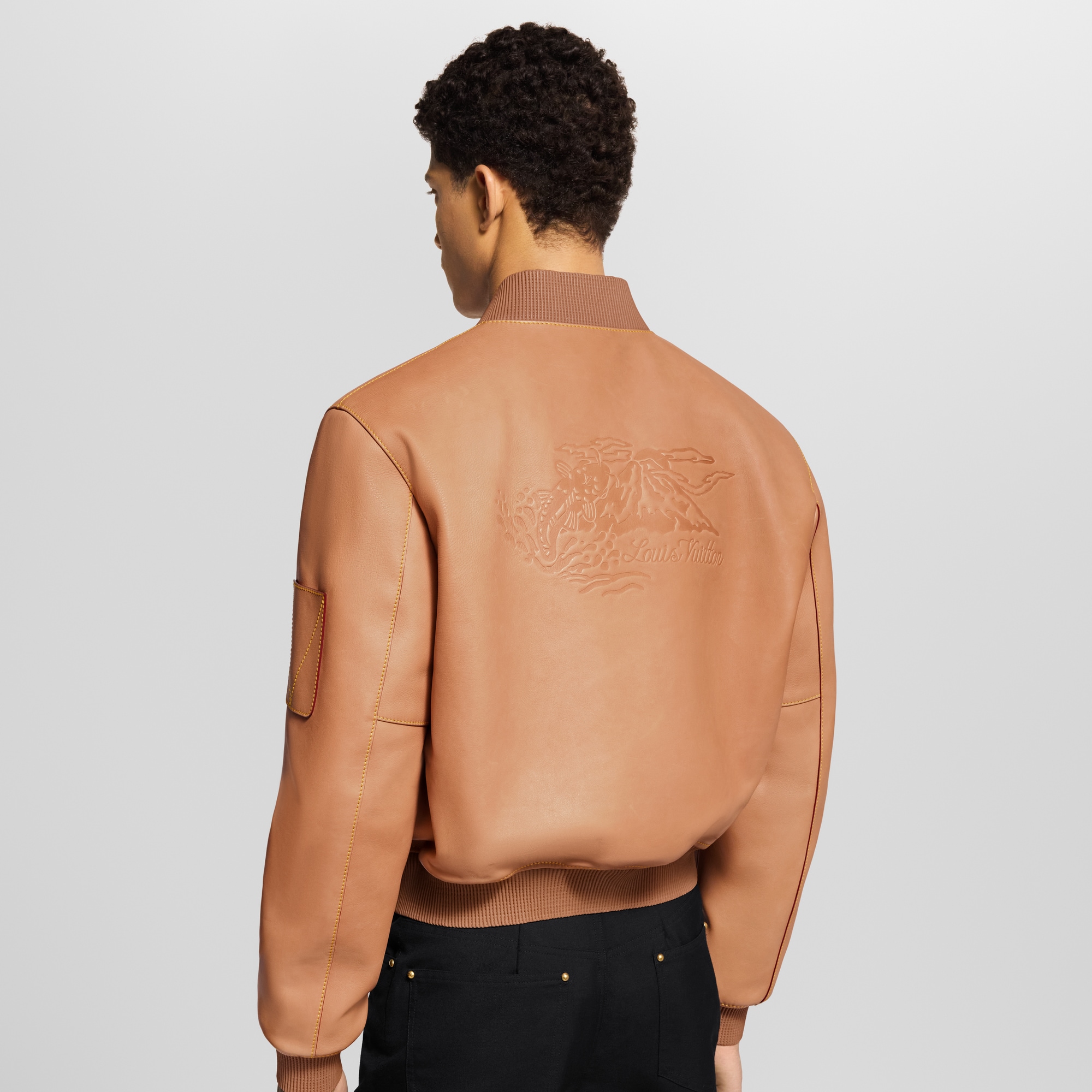  Prêt-à-Porter Manteaux et Blousons Blouson varsity en cuir naturel | Louis Vuitton ® (Zoom produit)