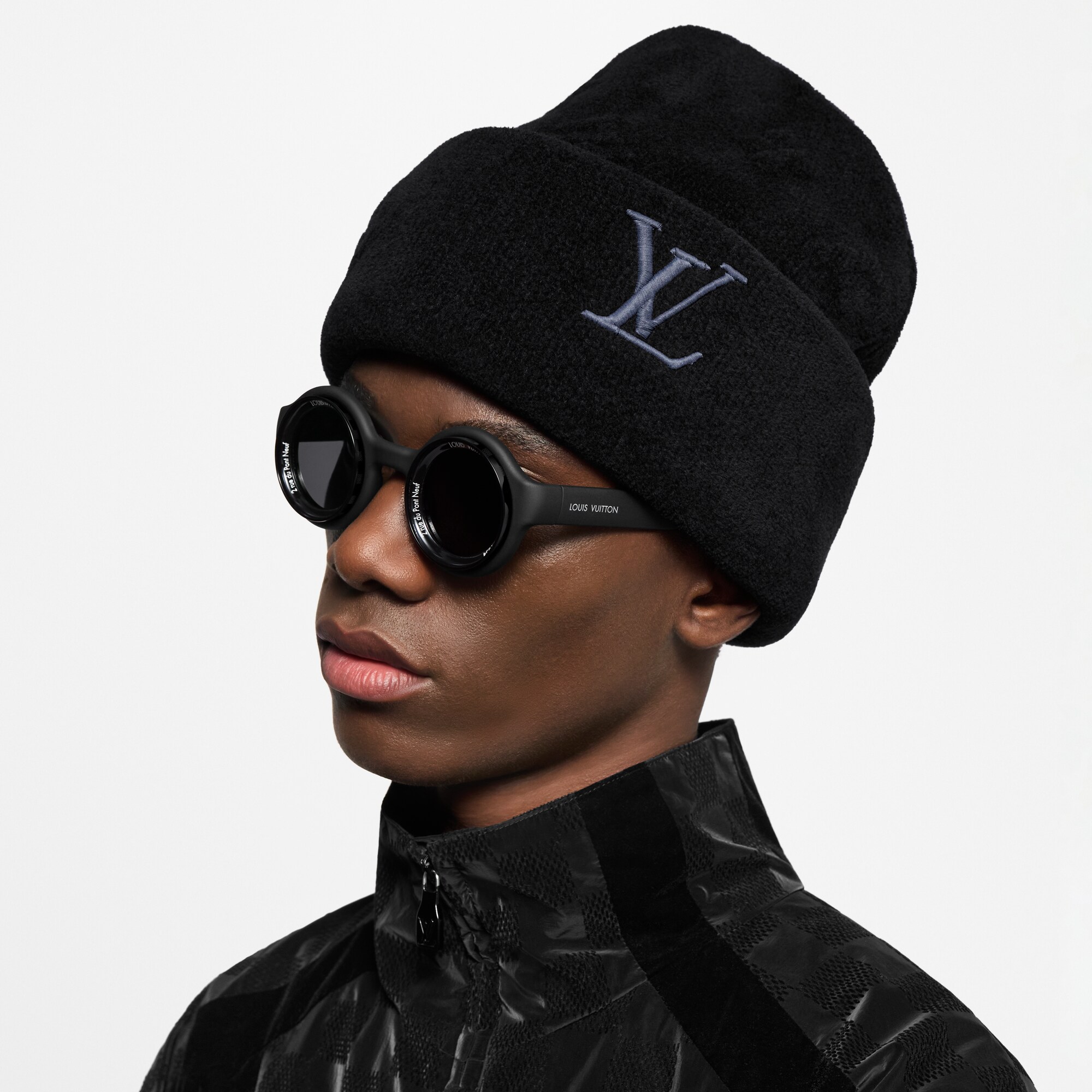 S00 Accessoires Chapeaux, Bonnets et Gants Bonnet LV Crush Monogram | Louis Vuitton ® (Zoom produit)
