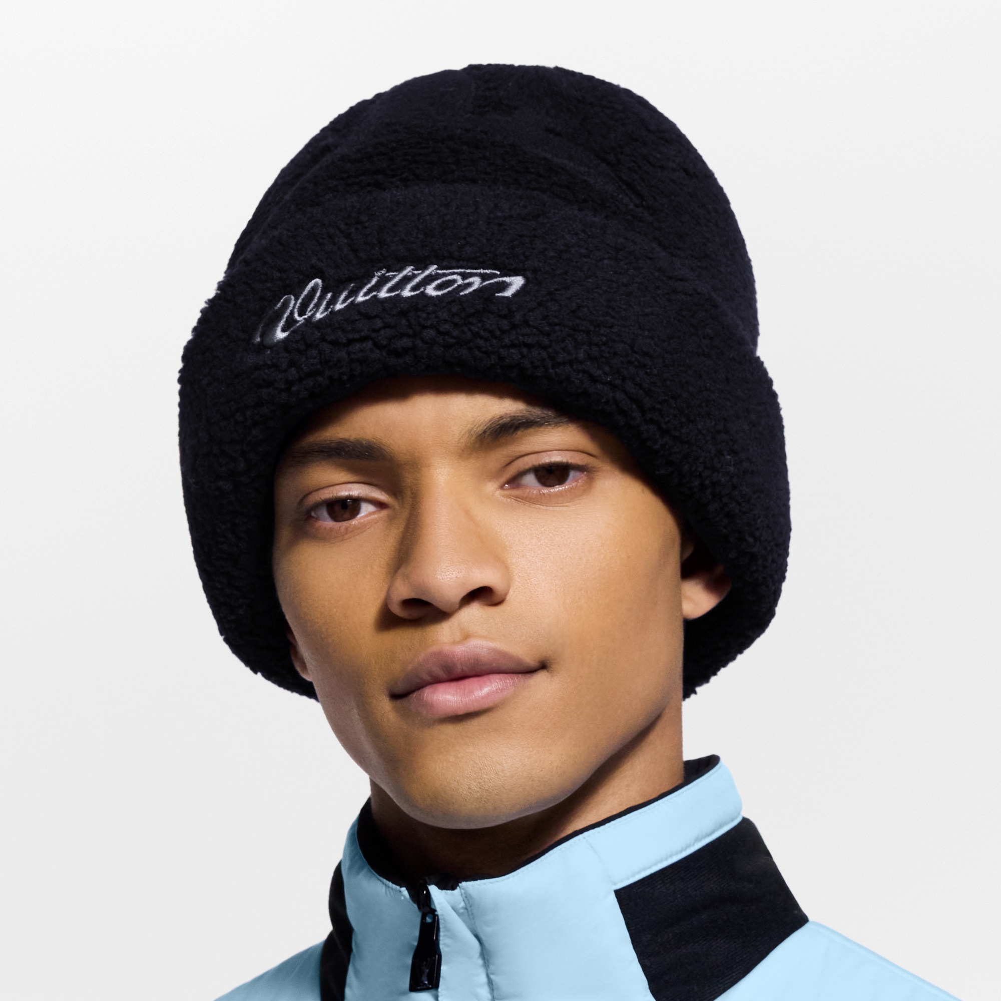 S00 Accessoires Chapeaux, Bonnets et Gants Bonnet Signature en polaire | Louis Vuitton ® (Zoom produit)