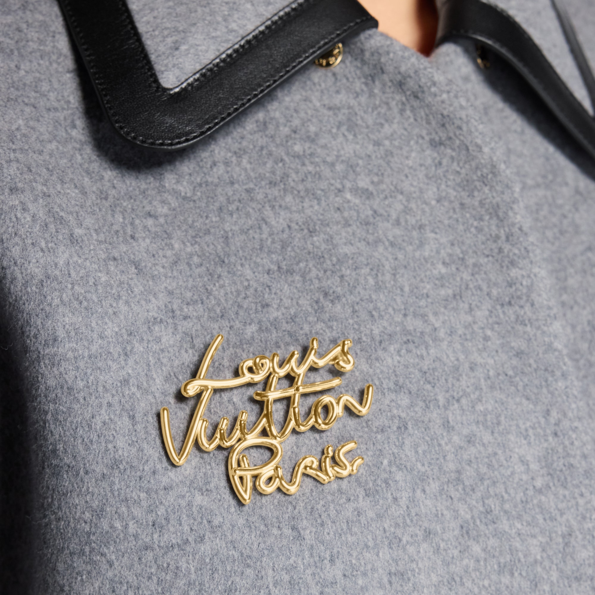 S00 Bijoux Fantaisie Tous les Bijoux Fantaisie Broche LV Script | Louis Vuitton ® (Zoom produit)