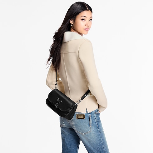 Epi Leather Handbags All Handbags Buci | Louis Vuitton ® (Product zoom)