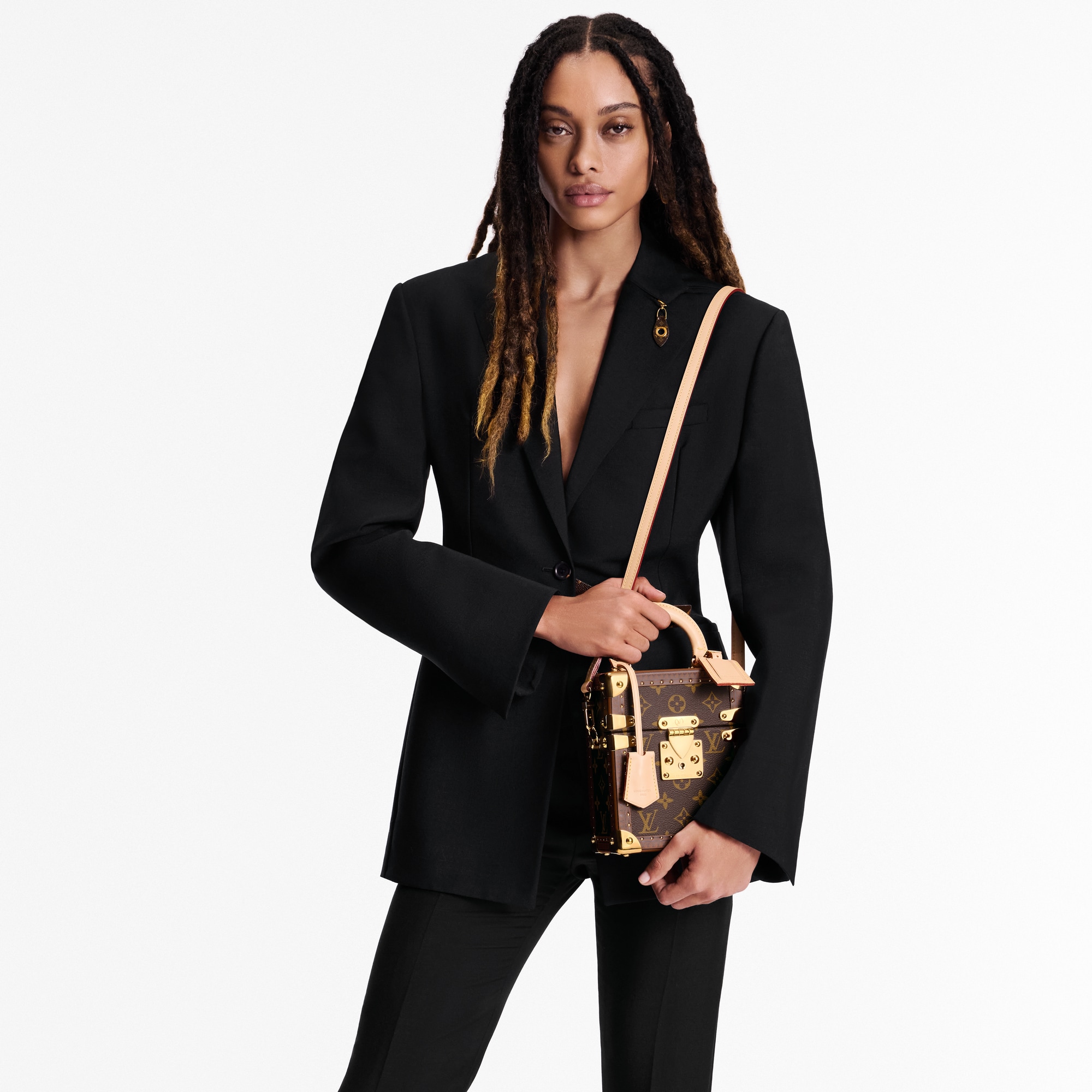 Monogram Canvas Highlights Art of Living Campaign Camera Box | Louis Vuitton ® (Product zoom)