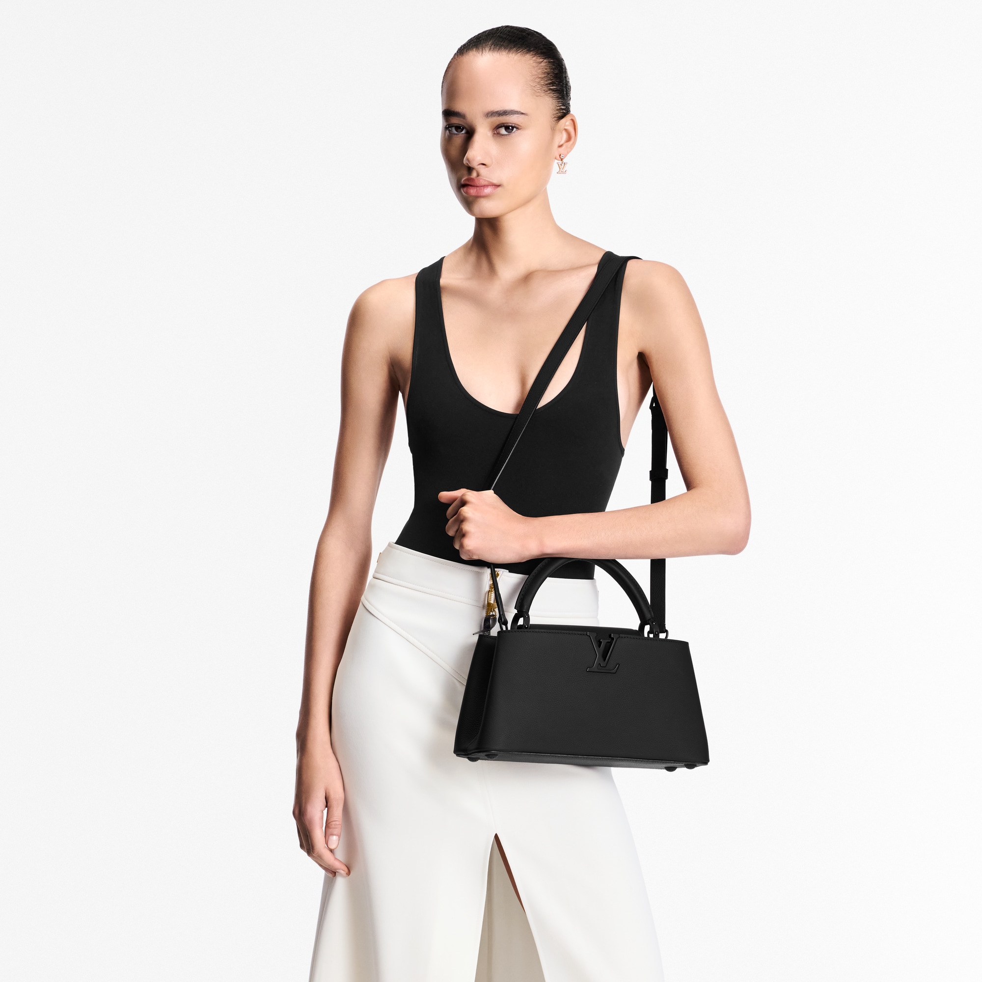 Capucines Handbags Capucines Capucines East-West MM | Louis Vuitton ® (Product zoom)