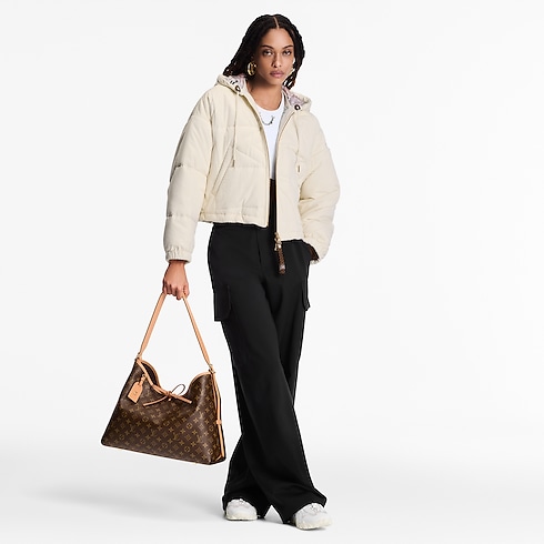 Monogram Handbags All Handbags CarryAll MM | Louis Vuitton ® (Product zoom)