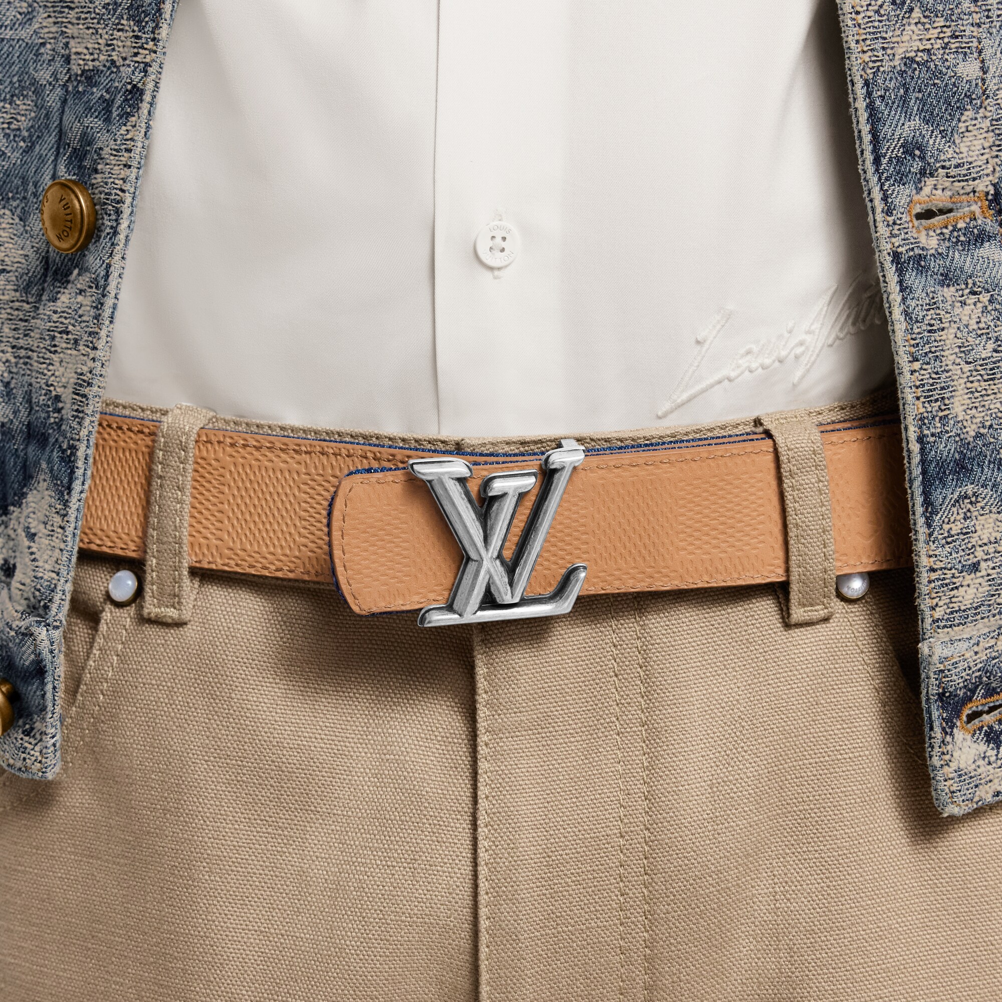  Accessoires Ceintures Ceinture LV Dimension Denim 35 mm réversible | Louis Vuitton ® (Zoom produit)