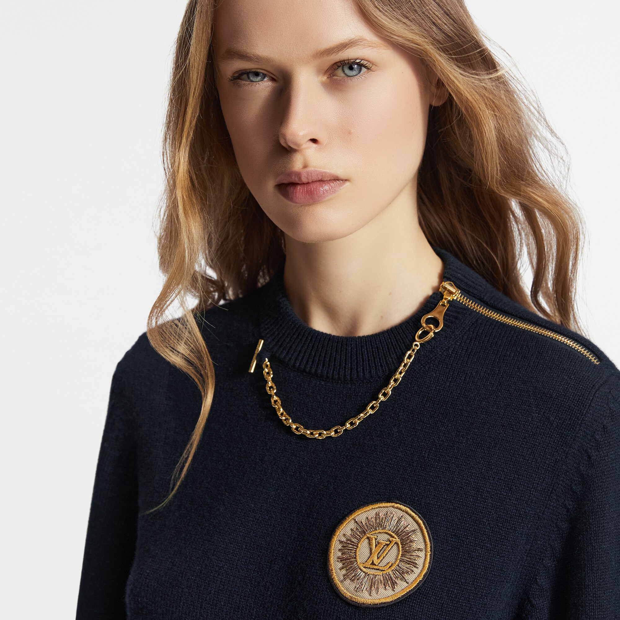  Ready-to-Wear Knitwear Chain Detail Patch Sweater | Louis Vuitton ® (Product zoom)