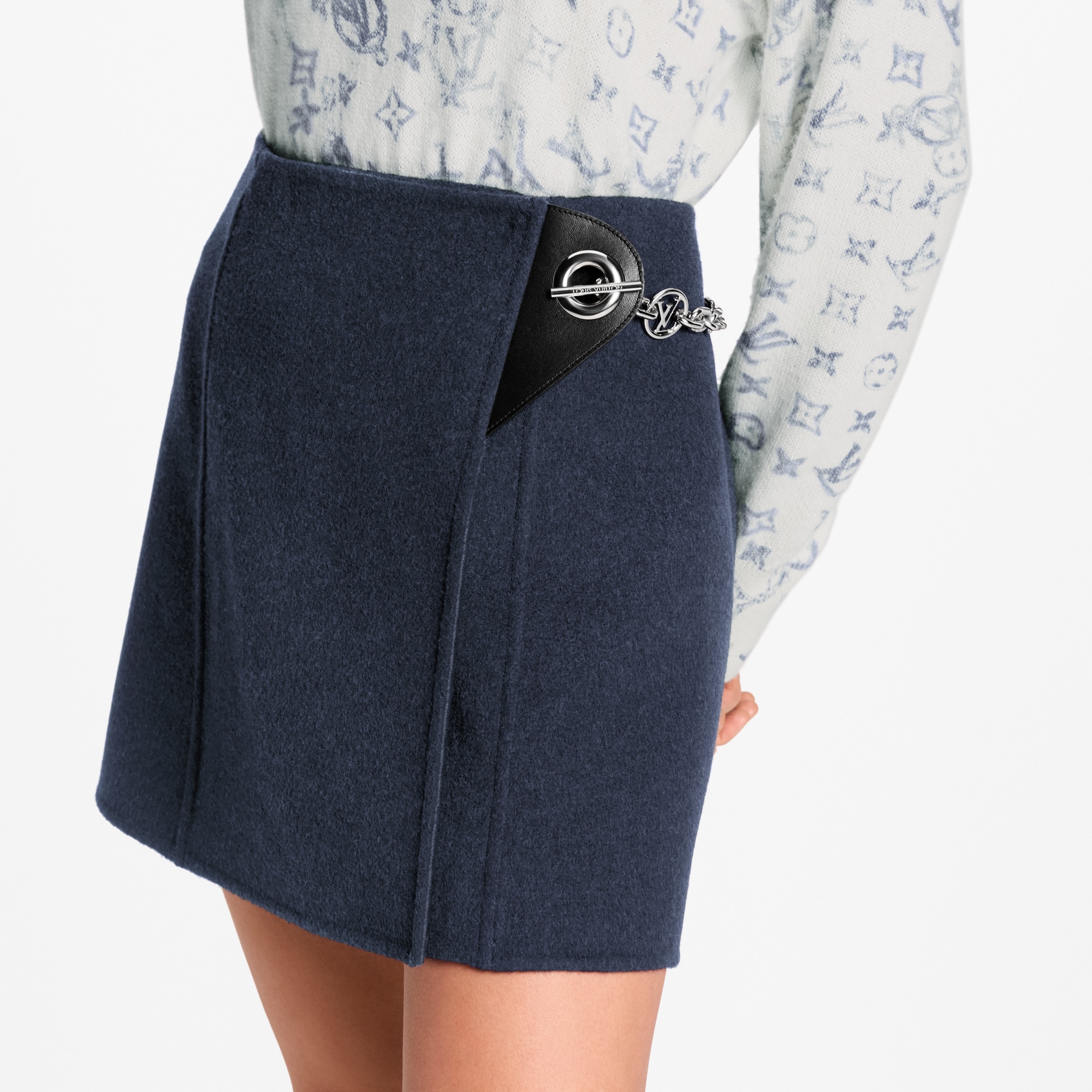  Ready-to-Wear Skirts and Shorts Chain Fastening Mini Wrap Skirt | Louis Vuitton ® (Product zoom)