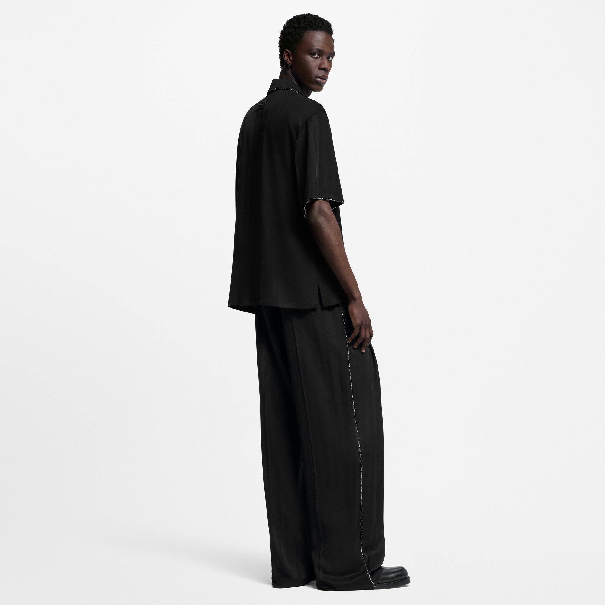  Prêt-à-Porter Chemises Chemise manches courtes en soie avec perles | Louis Vuitton ® (Zoom produit)