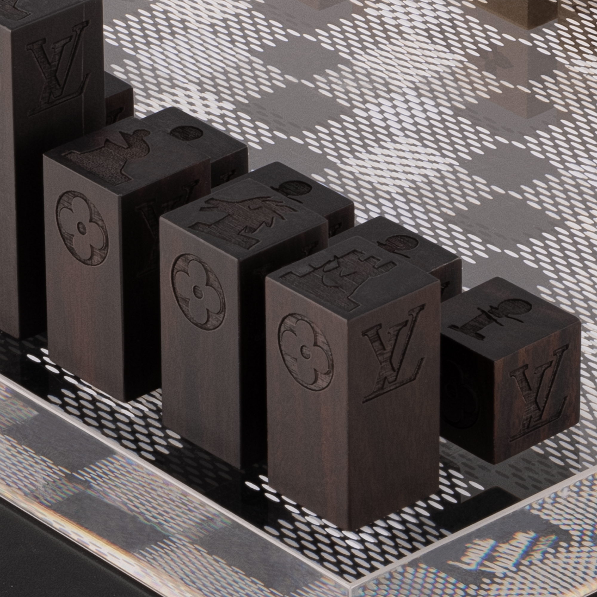 S00 Sport and Games } Chess Game | Louis Vuitton ® (Product zoom)