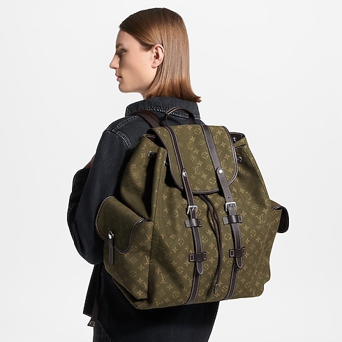 Monogram Heritage Men's Bags LV Icons Christopher East West MM | Louis Vuitton ® (Product zoom)