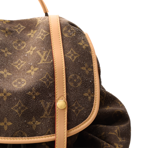 G76 Men's Bags LV Icons Christopher East West MM Louis Vuitton Silk Tech | Louis Vuitton ®