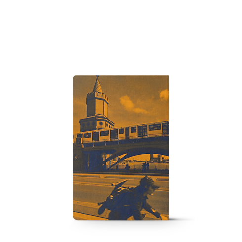 Livres City Guides City Guide Berlin, version anglaise | Louis Vuitton ® (Zoom produit)