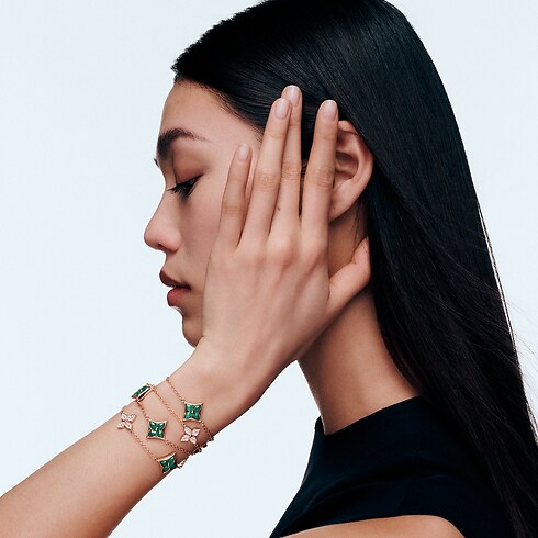 Catégories Colliers et Pendentifs Collier long multi-motifs Star M Color Blossom, or rose, malachite et diamants | Louis Vuitton ® (Zoom produit)