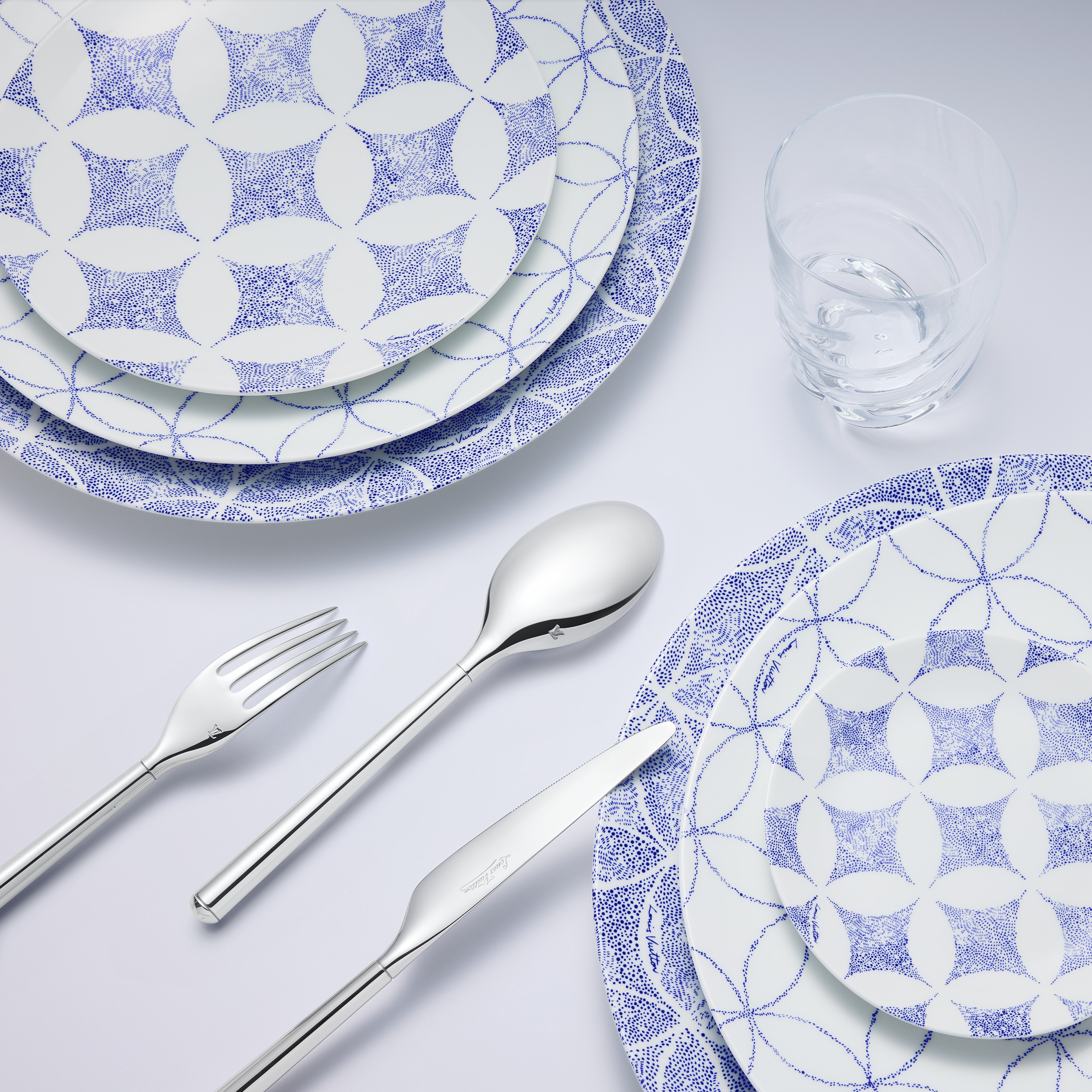  Home and Art of Dining Art of Dining Constellation Set of 2 Soup Plates  | Louis Vuitton ® (Product zoom)