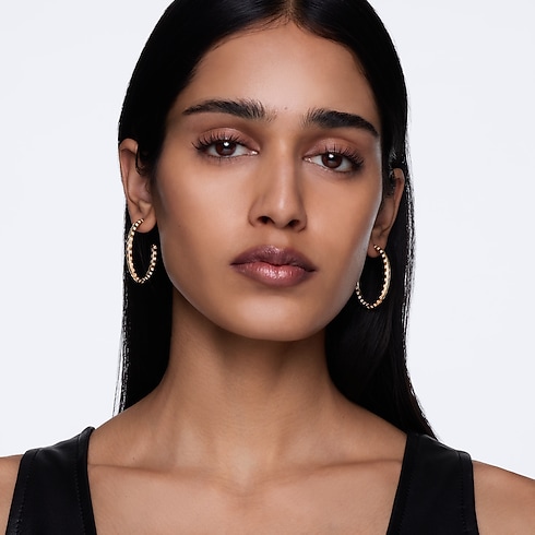 Catégories Boucles d'Oreilles Créoles larges Le Damier de Louis Vuitton, or jaune et diamants | Louis Vuitton ® (Zoom produit)