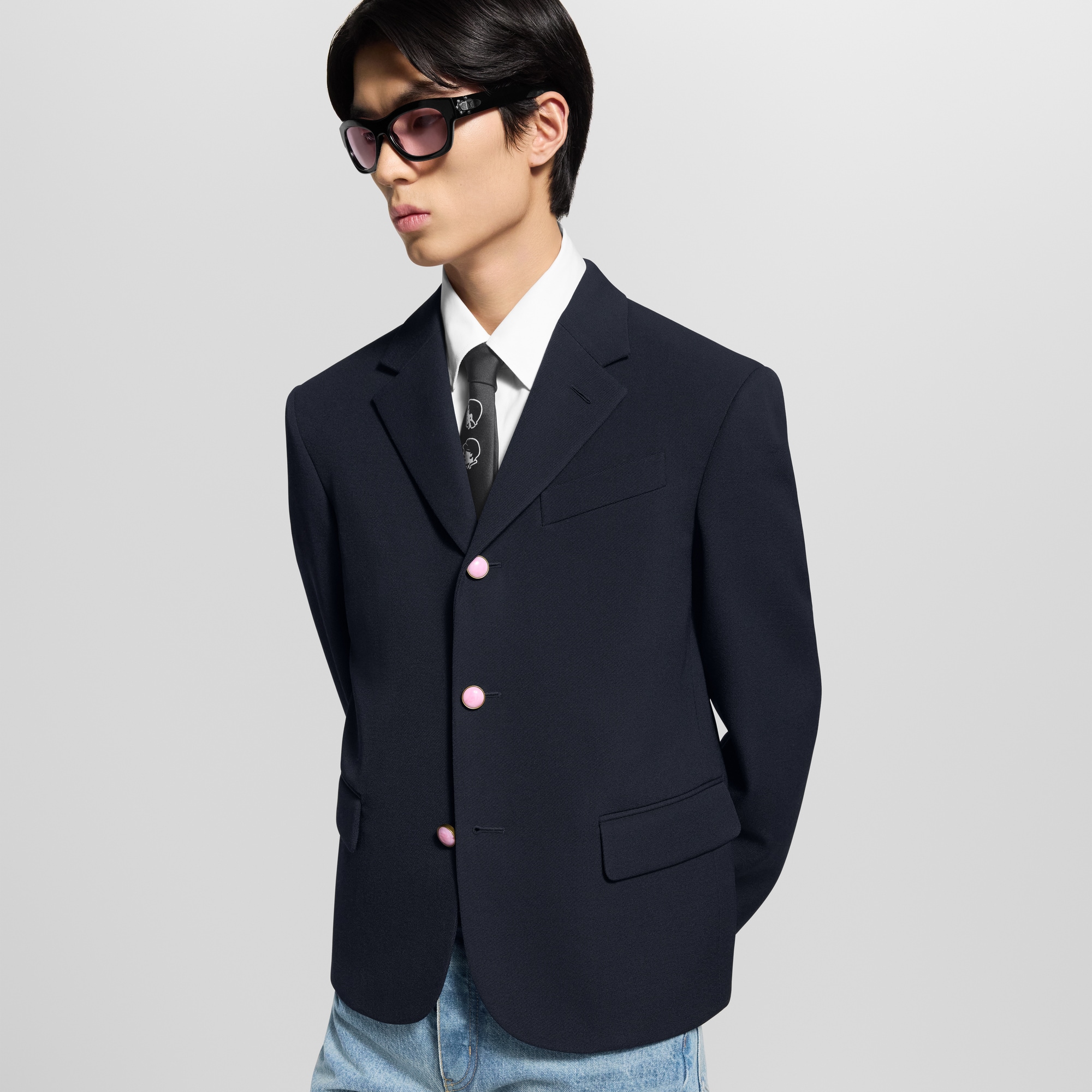  Ready-to-Wear Blazers and Jackets Cropped Classic Single-Breasted Jacket | Louis Vuitton ® (Product zoom)