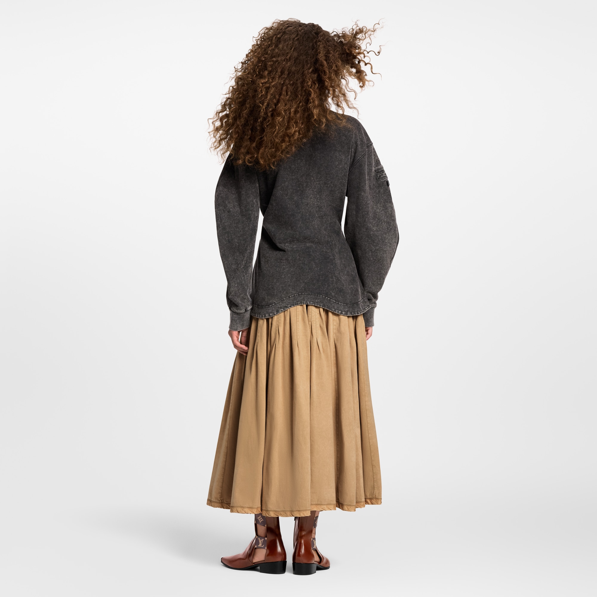  Ready-to-Wear Tops Curve Hem Sweater | Louis Vuitton ® (Product zoom)