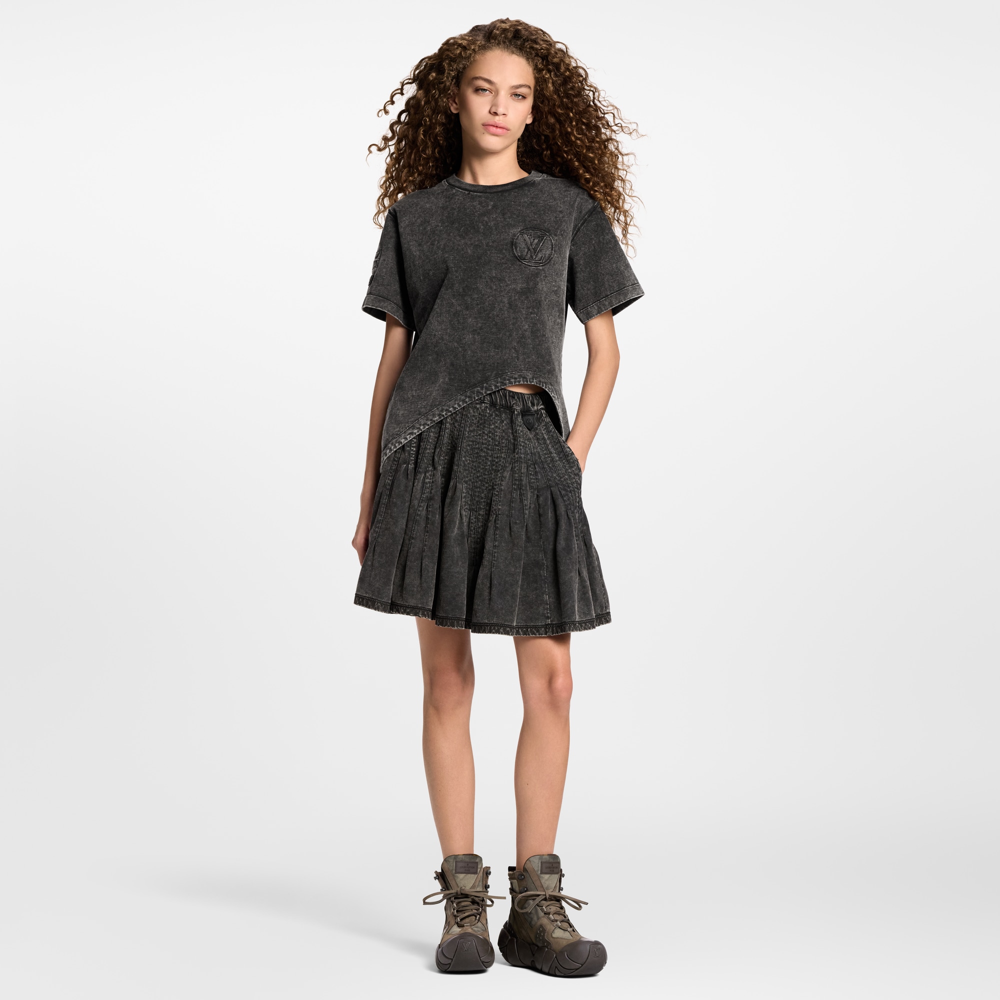  Ready-to-Wear Tops Curve Hem T-Shirt | Louis Vuitton ® (Product zoom)