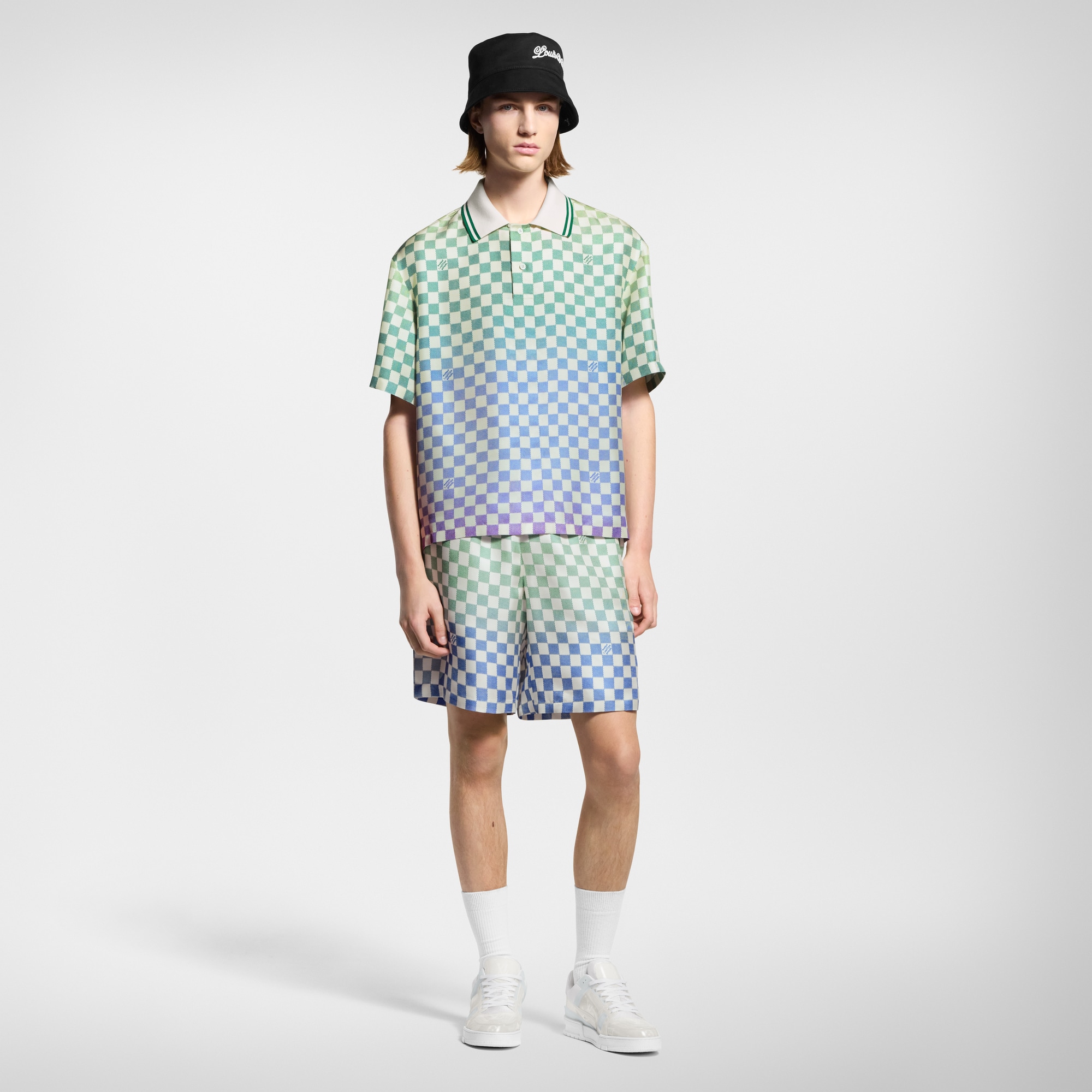  Ready-to-Wear Pants Damier Gradient Printed Silk Shorts | Louis Vuitton ® (Product zoom)