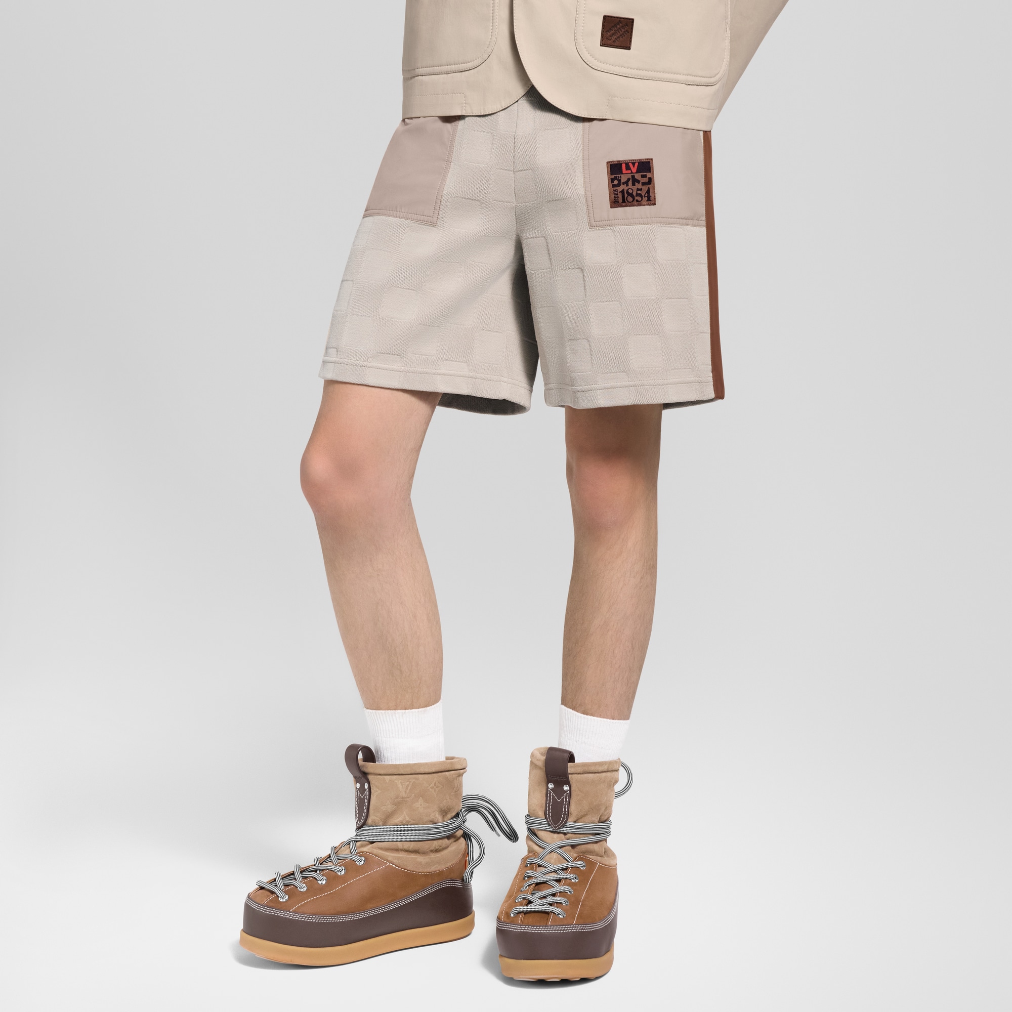 Ready-to-Wear All Ready-to-Wear Damier Hybrid Workwear Shorts | Louis Vuitton ® (Product zoom)