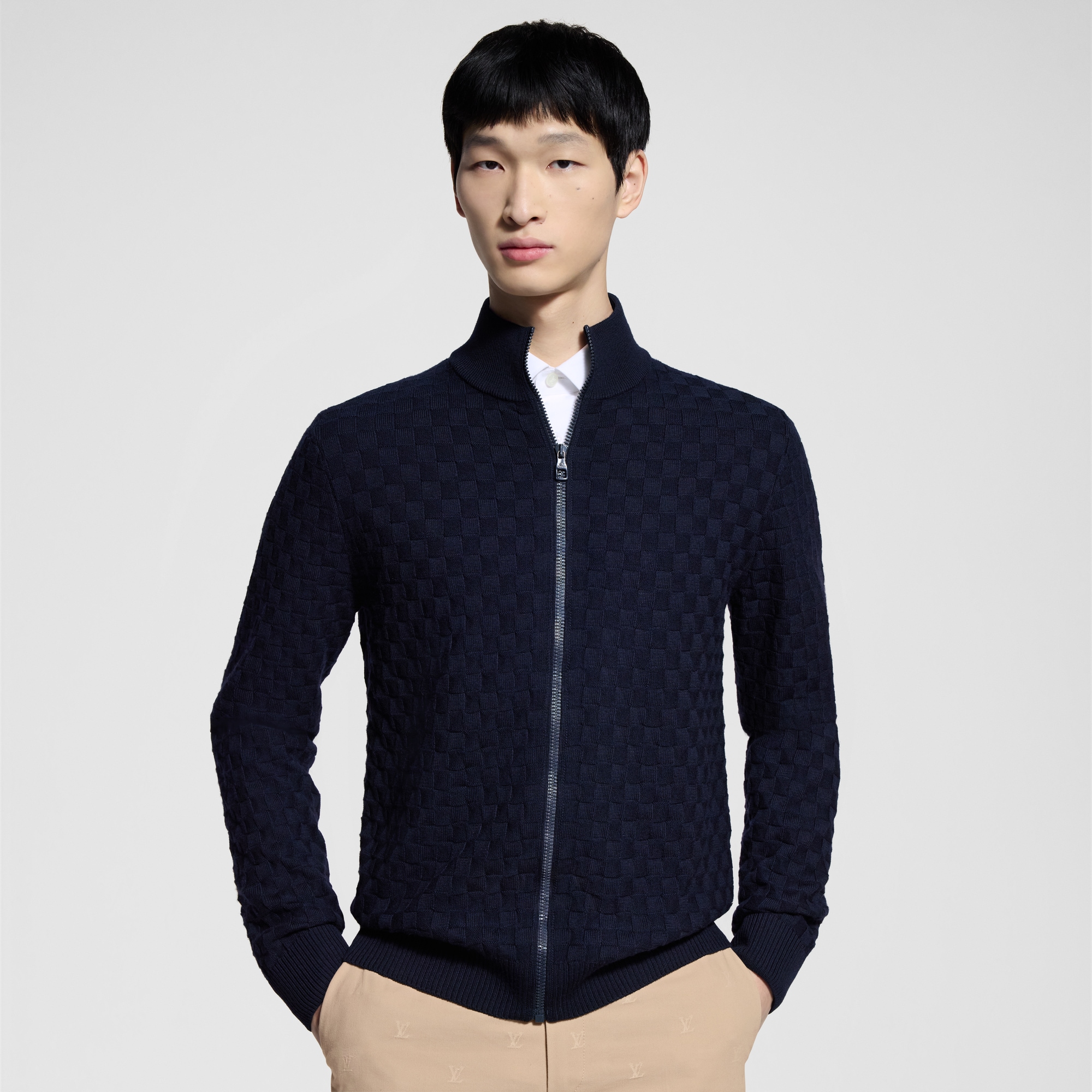  Ready-to-Wear Knitwear and Sweatshirts Damier Signature Zip-Through Cardigan | Louis Vuitton ® (Product zoom)