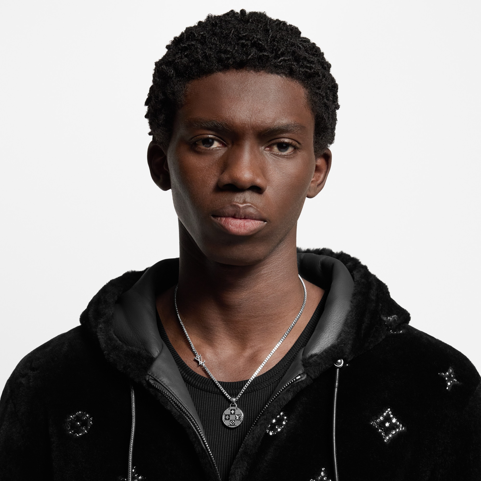 S00 Fashion Jewelry Necklaces and Pendants Damier Staples Pendant | Louis Vuitton ® (Product zoom)