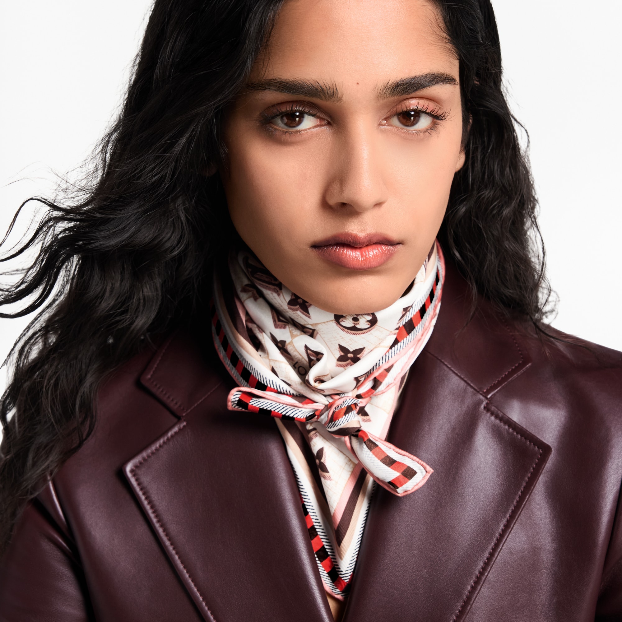 S00 Accessories Silk Squares and Bandeaus  Damiergram Square 70 | Louis Vuitton ® (Product zoom)