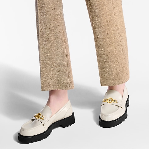 Shoes Loafers and Ballerinas District Flat Loafer | Louis Vuitton ® (Product zoom)