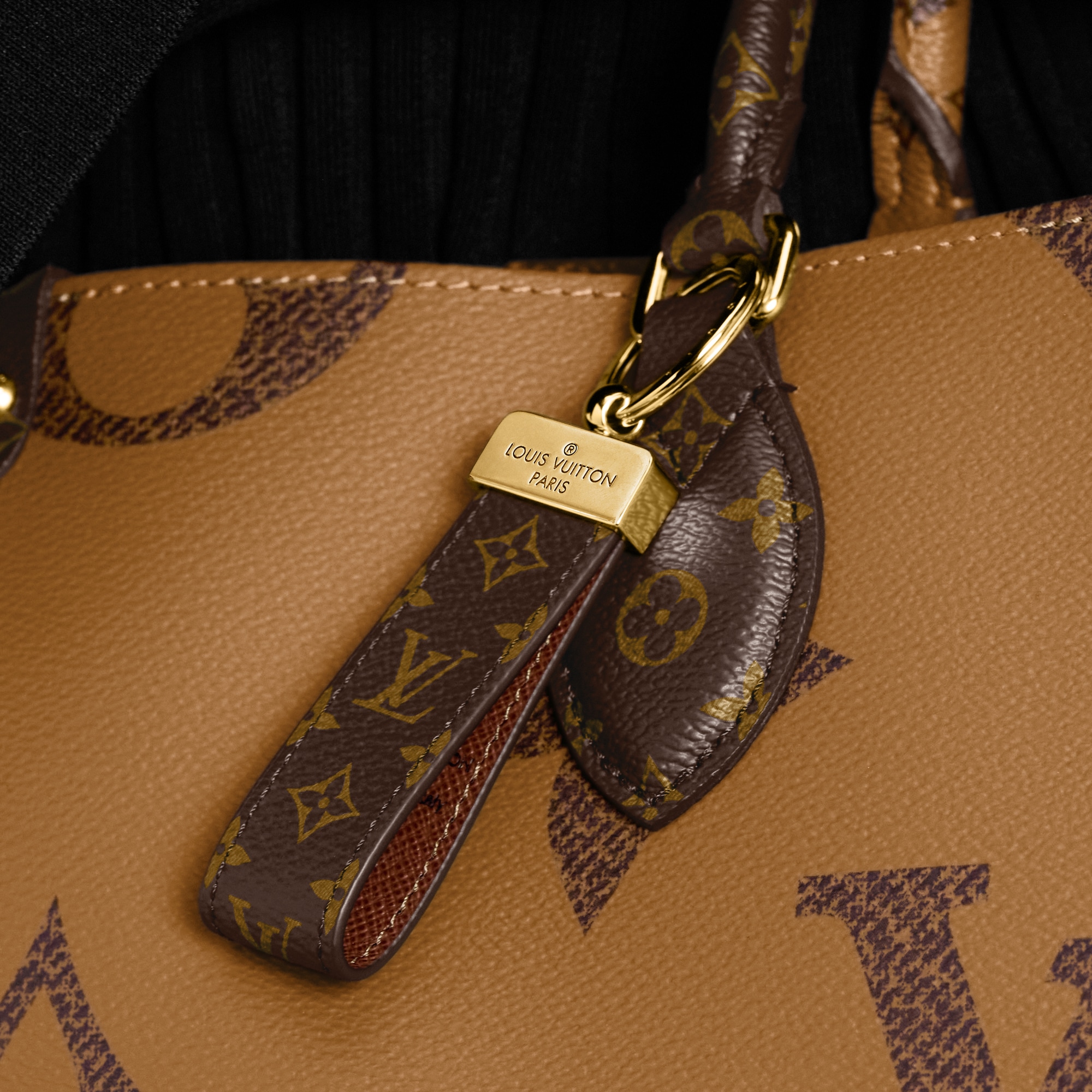 Monogram Accessories Key Holders and Bag Charms Dragonne Key Holder | Louis Vuitton ® (Product zoom)