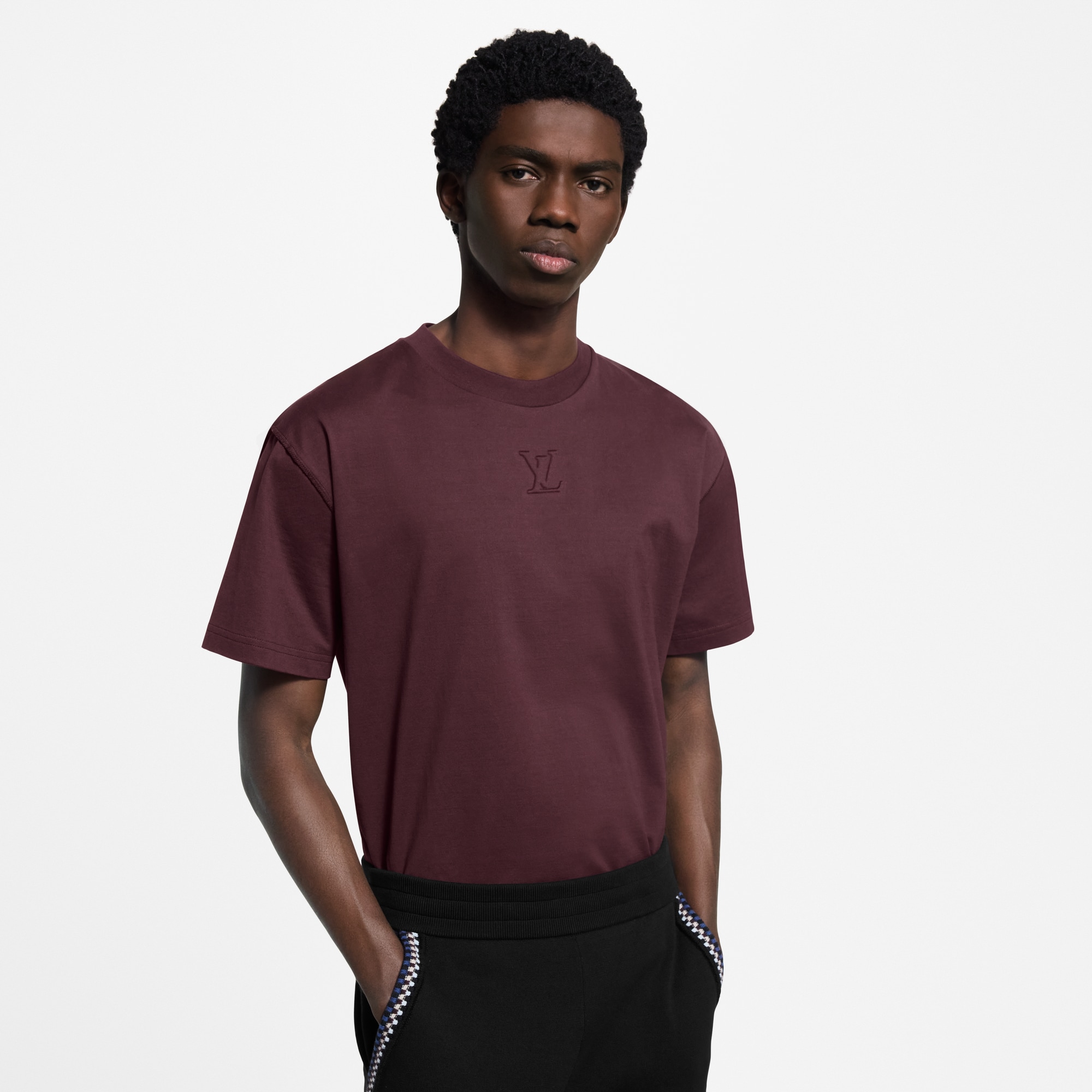  Ready-to-Wear T-Shirts and Polos Embossed LV T-Shirt | Louis Vuitton ® (Product zoom)