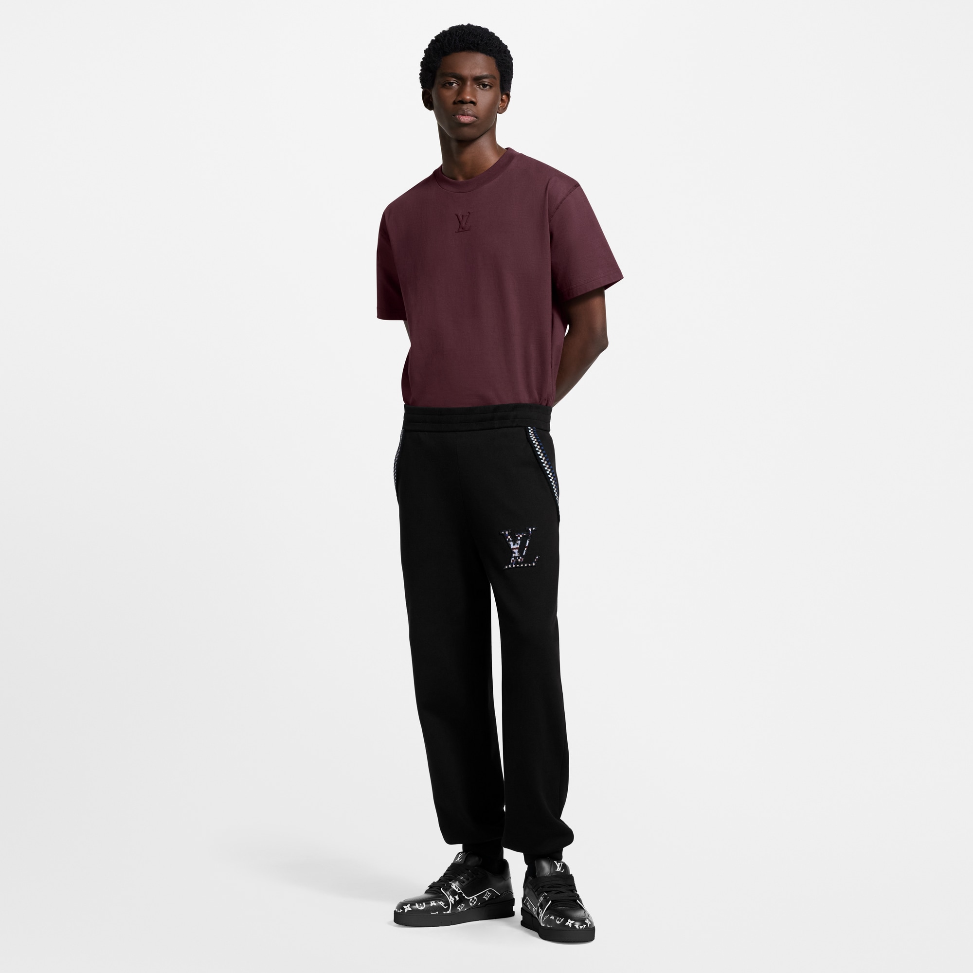  Ready-to-Wear T-Shirts and Polos Embossed LV T-Shirt | Louis Vuitton ® (Product zoom)