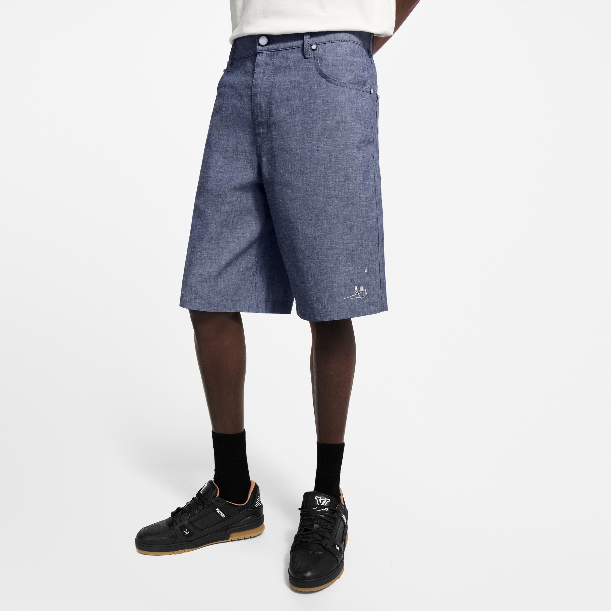  Ready-to-Wear Denim Embroidered Chambray Shorts | Louis Vuitton ® (Product zoom)