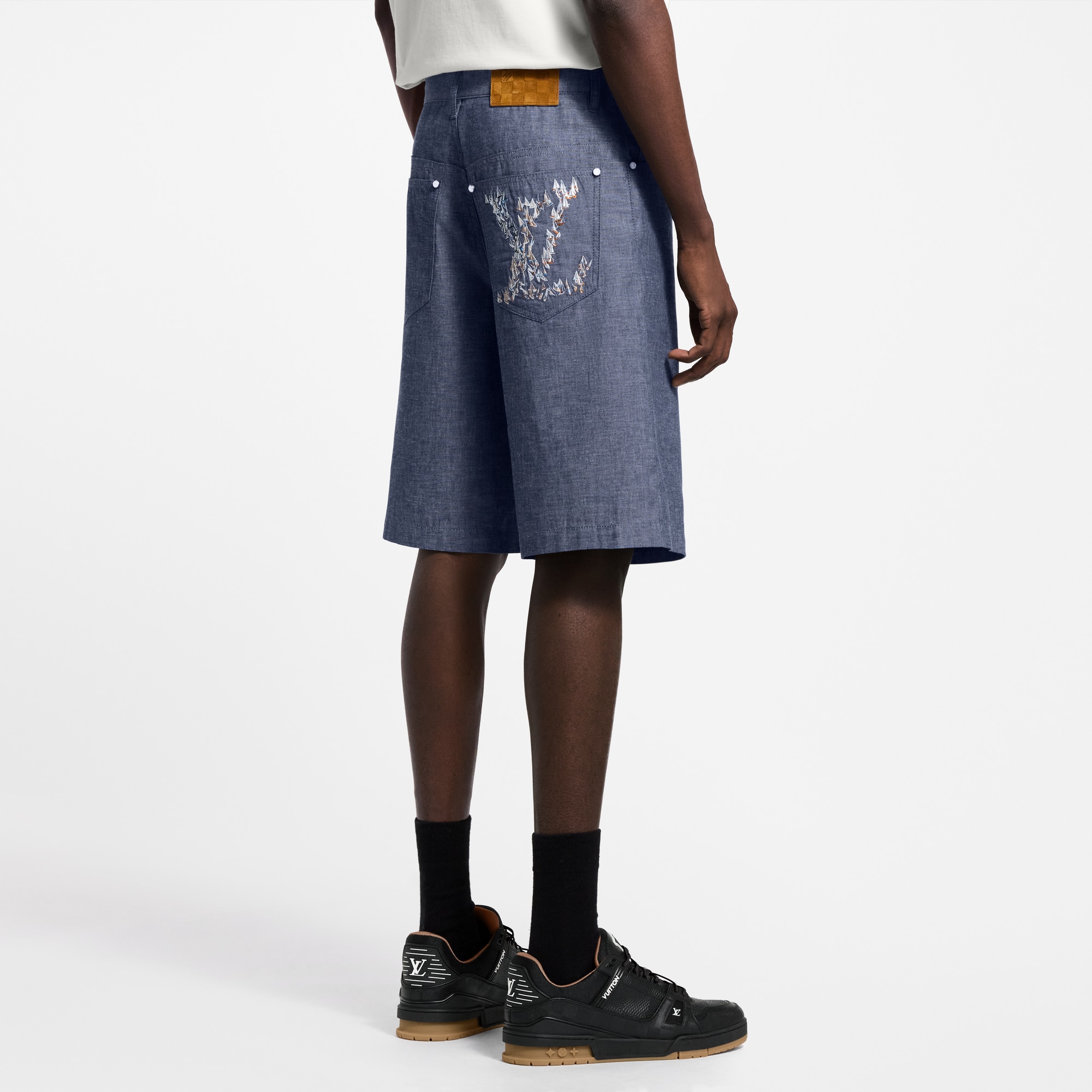  Ready-to-Wear Denim Embroidered Chambray Shorts | Louis Vuitton ® (Product zoom)