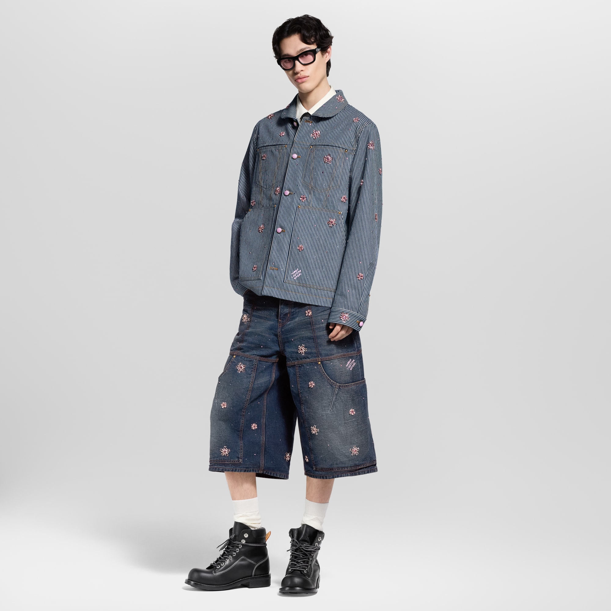 Ready-to-Wear Denim Embroidered Denim Workwear Shorts | Louis Vuitton ® (Product zoom)