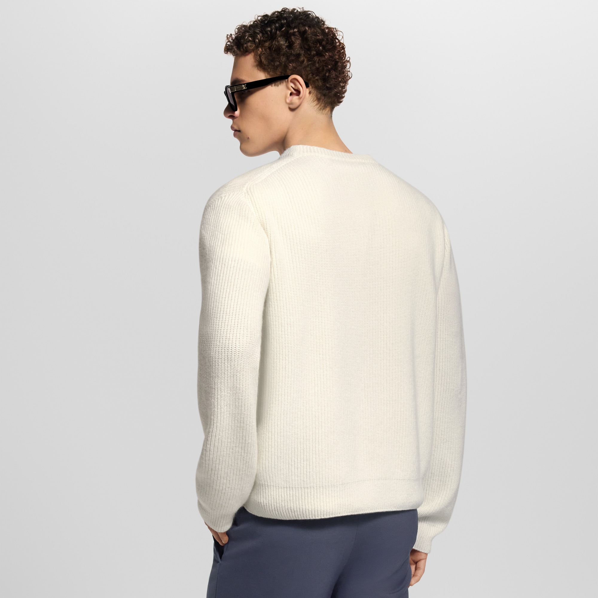  Ready-to-Wear All Ready-to-Wear Embroidered Signature Cashmere Crewneck | Louis Vuitton ® (Product zoom)